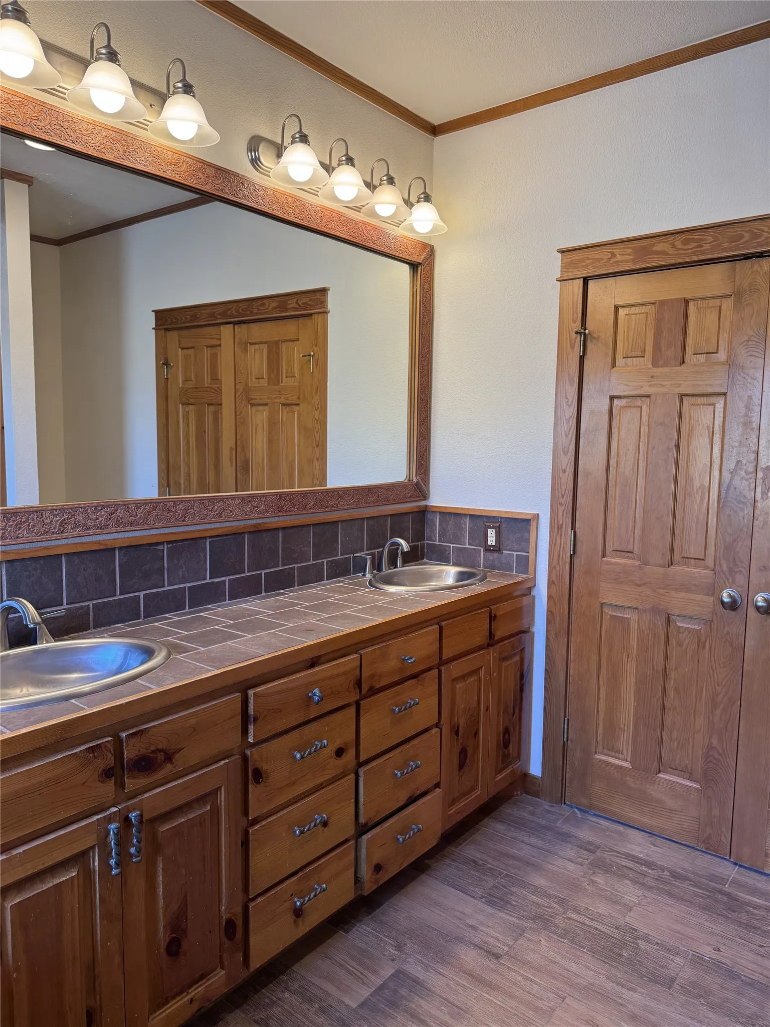 Single Family Residence For Sale in Grayson County , 655 Loftice Road, Gunter, Texas 75058, 3 Bedrooms, 4 Bathrooms, 3 Garage spaces, 3,126 Sqft, built in 2001, Price $5,000,000, mls#21258892, Real Estate Agent in Gunter, Homes For Sale in Grayson county, Homes For Sale in Gunter, Realtor in Gunter Texas, Real Estate Brokerage Independent Realty Texas, Luminita Cordes Realtor