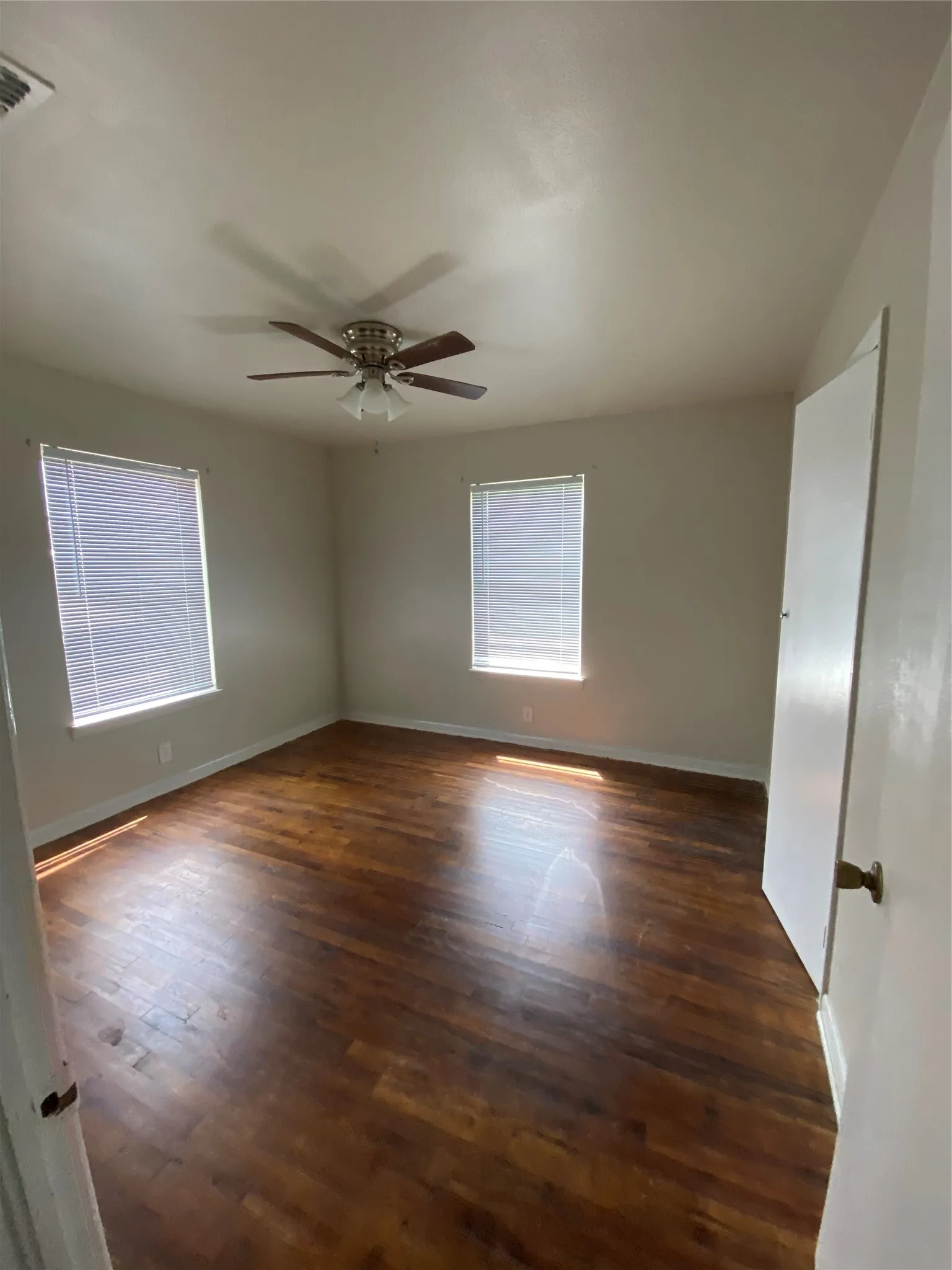 Single Family Residence For Rent in Van Zandt County , 1260 Vz County Road 1810, Grand Saline, Texas 75140, 2 Bedroom, 1 Bathroom, Garage spaces, 864 Sqft, built in 1961, Preowned, mls#21259362, Real Estate Agent in Grand Saline, Homes For Rent in Van Zandt county, Homes For Rent in Grand Saline, Realtor in Grand Saline Texas, Real Estate Brokerage Independent Realty Texas, Luminita Cordes Realtor