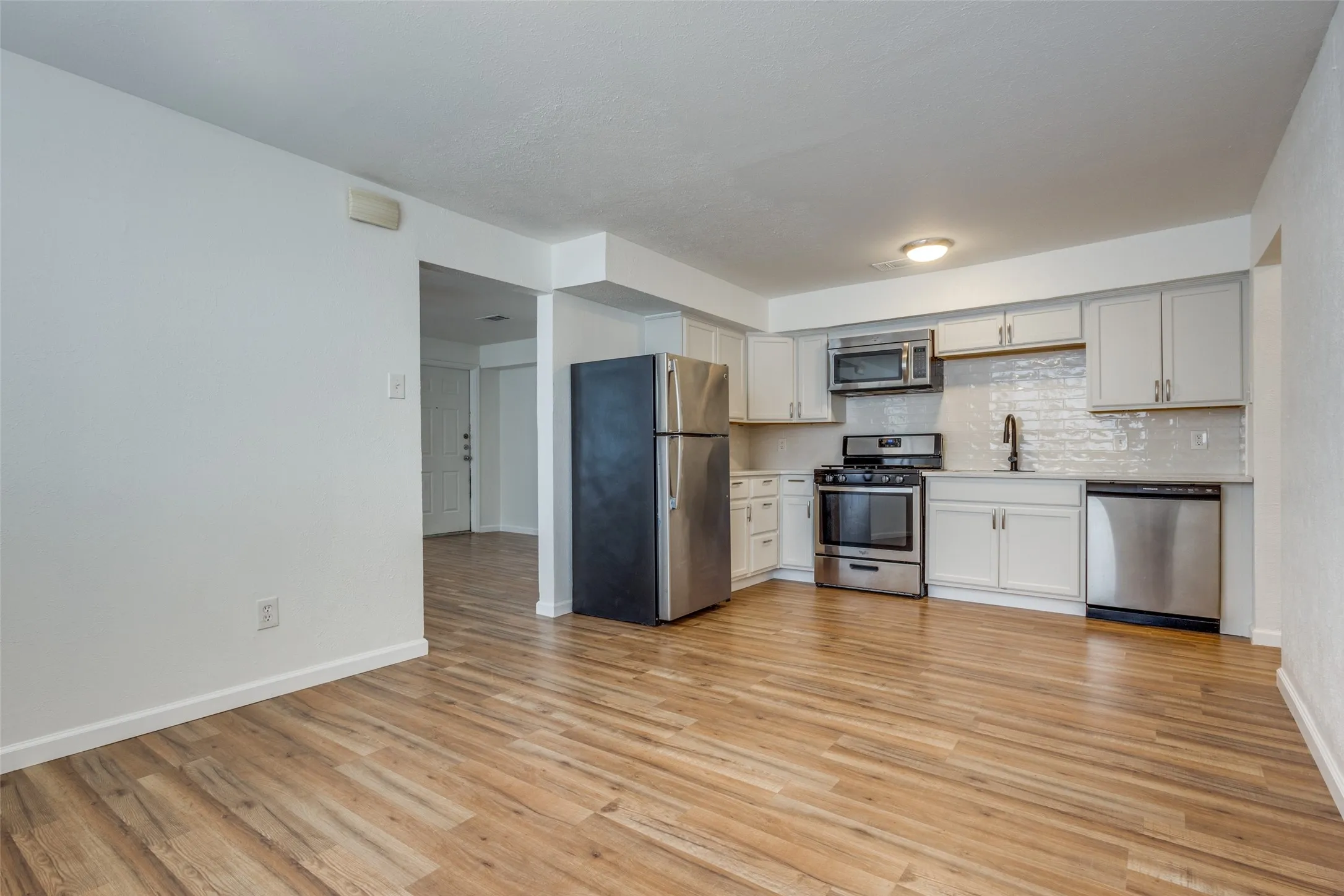 Apartment For Sale in Hunt County , 2309 Wesley Street, Greenville, Texas 75401, 11 Bedrooms, 6 Bathrooms, Garage spaces, 0 Sqft, built in 1910, Preowned, Price $650,000, mls#21256163, Real Estate Agent in Greenville, Homes For Sale in Hunt county, Homes For Sale in Greenville, Realtor in Greenville Texas, Real Estate Brokerage Independent Realty Texas, Luminita Cordes Realtor