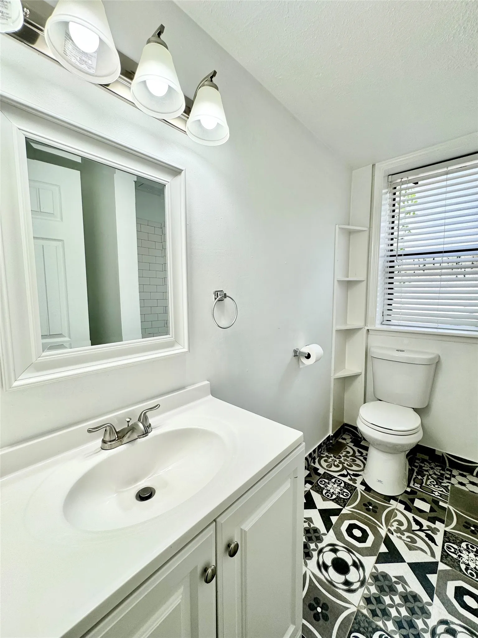 Apartment For Sale in Hunt County , 2309 Wesley Street, Greenville, Texas 75401, 11 Bedrooms, 6 Bathrooms, Garage spaces, 0 Sqft, built in 1910, Preowned, Price $650,000, mls#21256163, Real Estate Agent in Greenville, Homes For Sale in Hunt county, Homes For Sale in Greenville, Realtor in Greenville Texas, Real Estate Brokerage Independent Realty Texas, Luminita Cordes Realtor