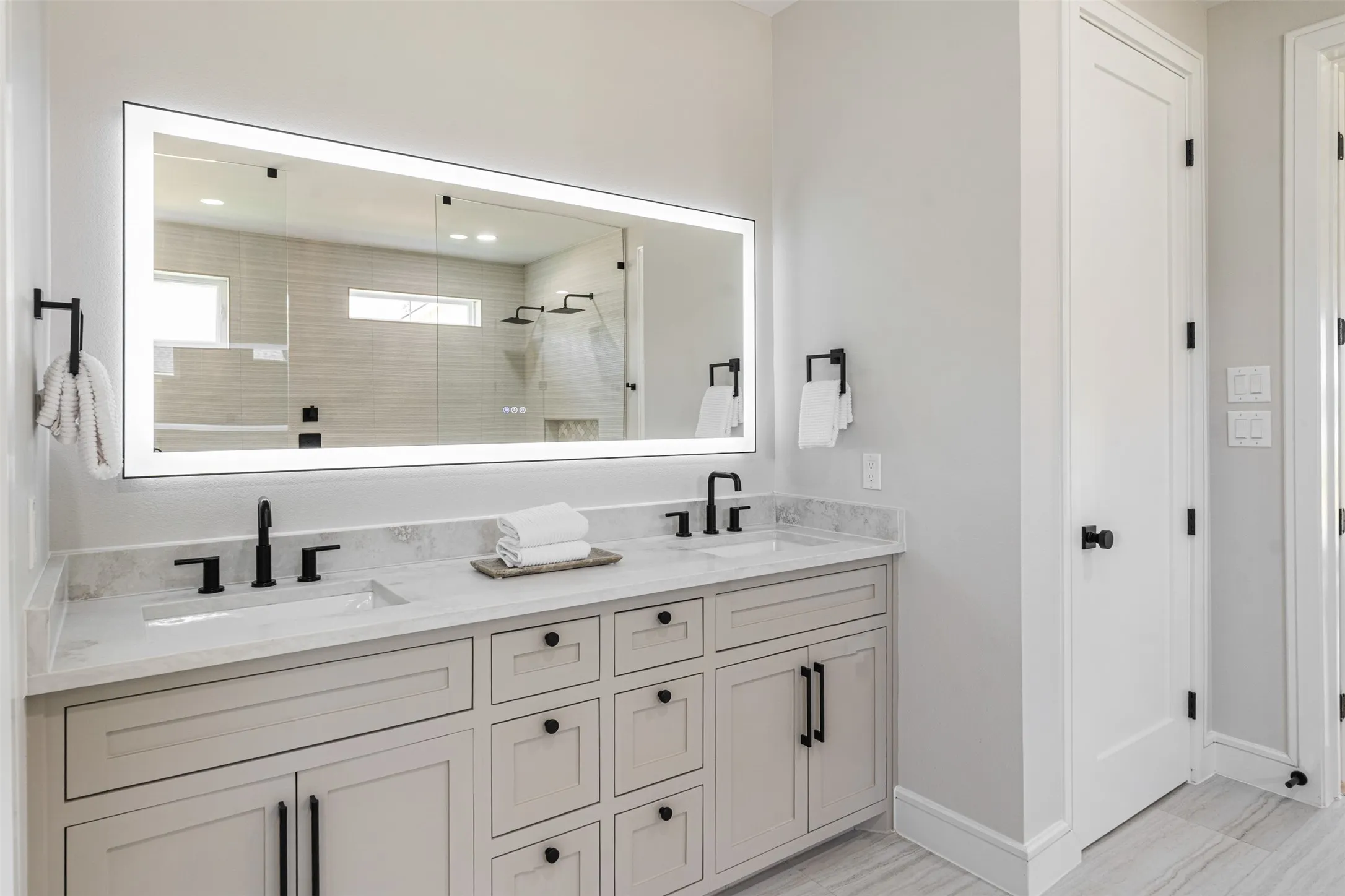 Double Sinks and linen closet