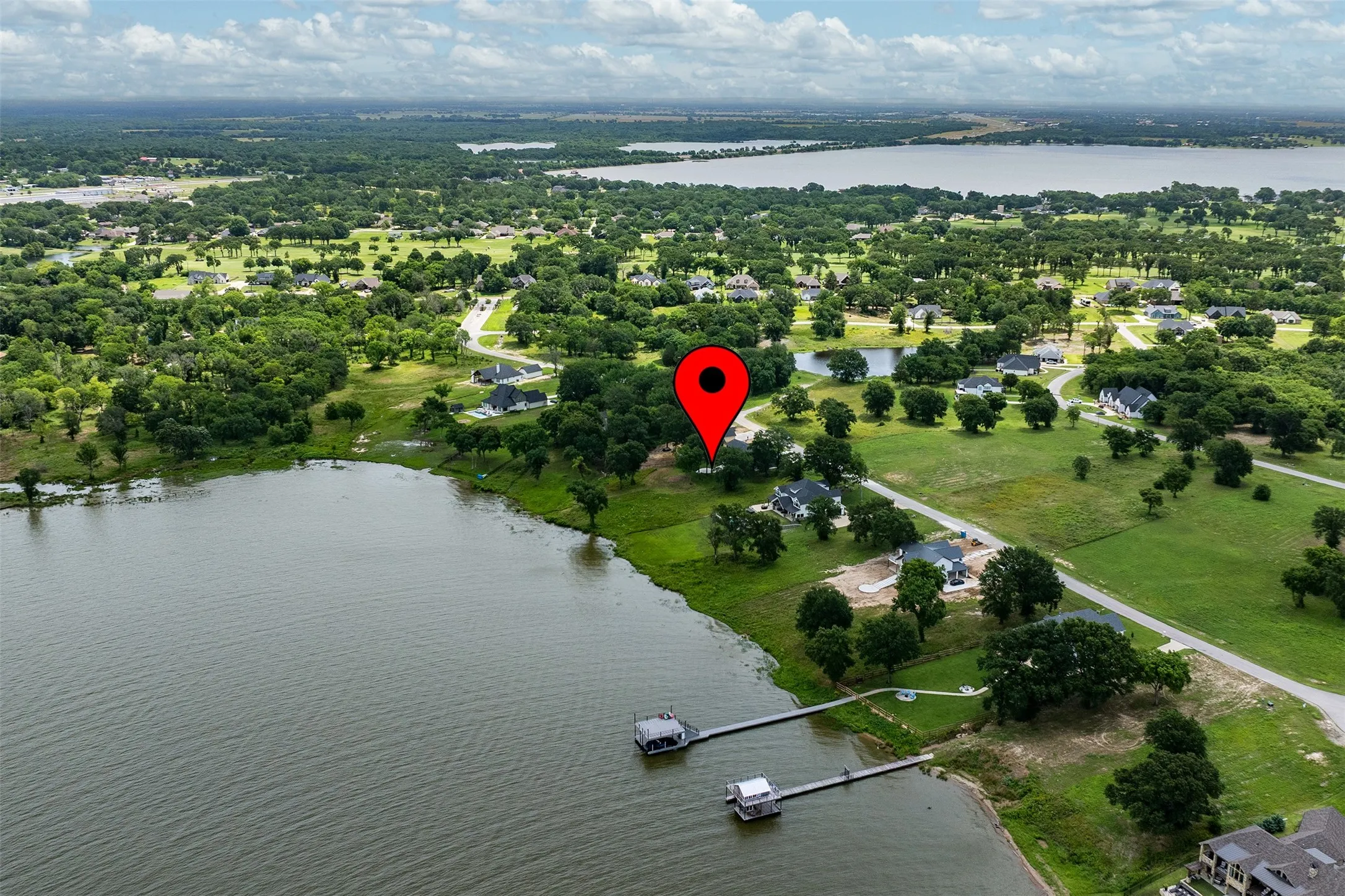 Single Family Residence For Sale in Kaufman County , 1524 Shoreline Drive, Mabank, Texas 75143, 4 Bedroom, 4 Bathroom, 2 Garage spaces, 3,756 Sqft, built in 2024, New Construction - Complete, mls#21255427, Real Estate Agent in Mabank, Homes For Sale in Kaufman county, Homes For Sale in Mabank, Realtor in Mabank Texas, Real Estate Brokerage Independent Realty Texas, Luminita Cordes Realtor
