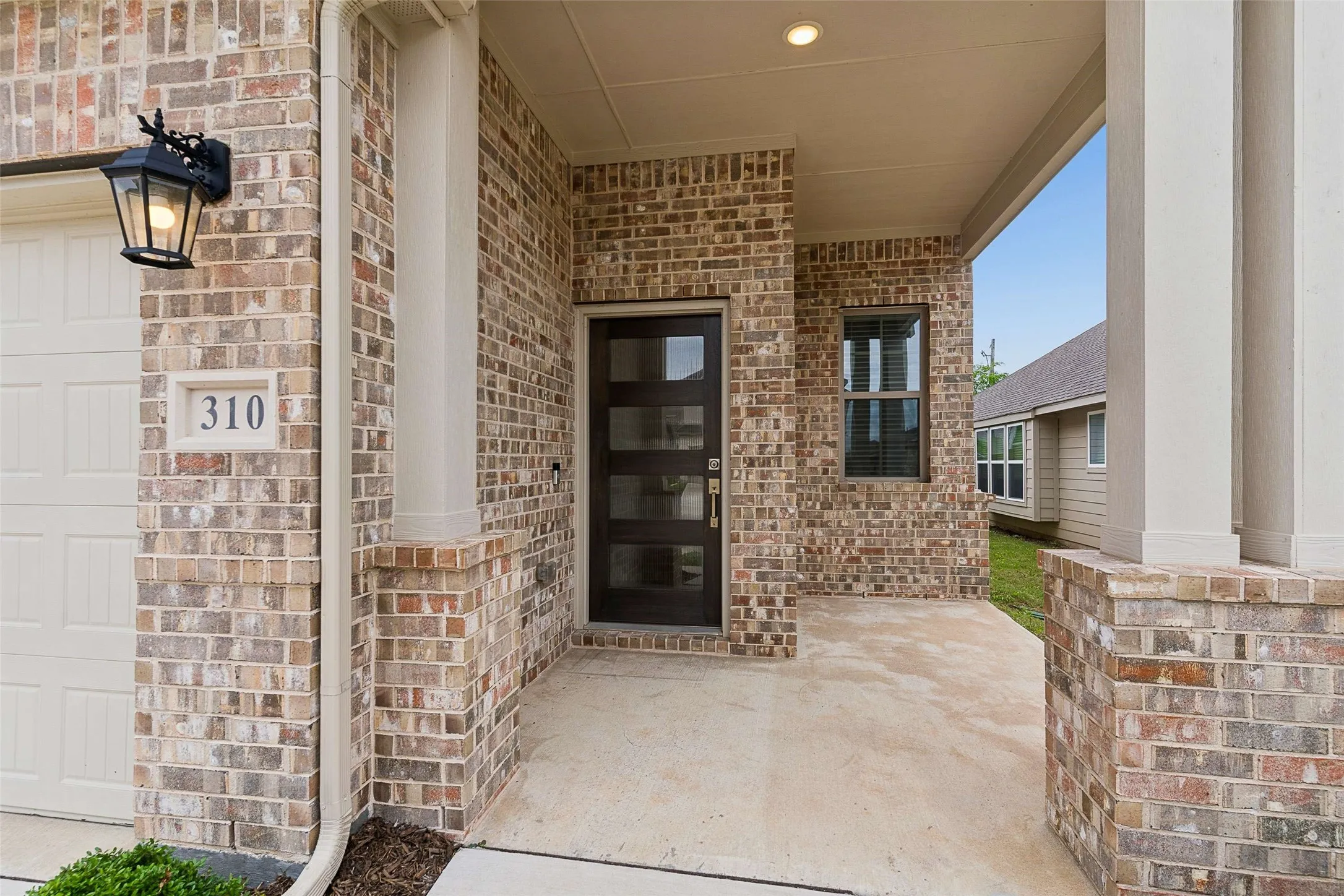 Single Family Residence For Sale in Collin County , 310 Boston Drive, Princeton, Texas 75407, 3 Bedroom, 2 Bathroom, 2 Garage spaces, 1,584 Sqft, built in 2022, Preowned, mls#21257778, Real Estate Agent in Princeton, Homes For Sale in Collin county, Homes For Sale in Princeton, Realtor in Princeton Texas, Real Estate Brokerage Independent Realty Texas, Luminita Cordes Realtor