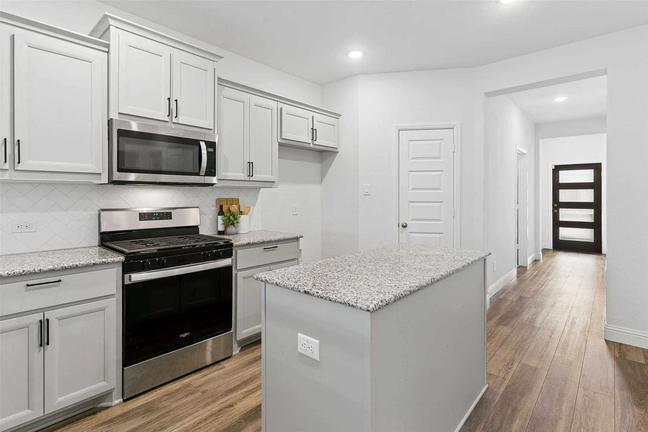Single Family Residence For Sale in Collin County , 310 Boston Drive, Princeton, Texas 75407, 3 Bedroom, 2 Bathroom, 2 Garage spaces, 1,584 Sqft, built in 2022, Preowned, mls#21257778, Real Estate Agent in Princeton, Homes For Sale in Collin county, Homes For Sale in Princeton, Realtor in Princeton Texas, Real Estate Brokerage Independent Realty Texas, Luminita Cordes Realtor