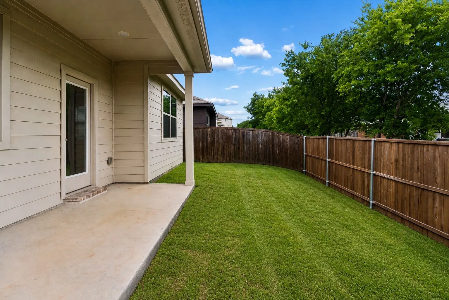 Single Family Residence For Sale in Collin County , 310 Boston Drive, Princeton, Texas 75407, 3 Bedroom, 2 Bathroom, 2 Garage spaces, 1,584 Sqft, built in 2022, Preowned, mls#21257778, Real Estate Agent in Princeton, Homes For Sale in Collin county, Homes For Sale in Princeton, Realtor in Princeton Texas, Real Estate Brokerage Independent Realty Texas, Luminita Cordes Realtor