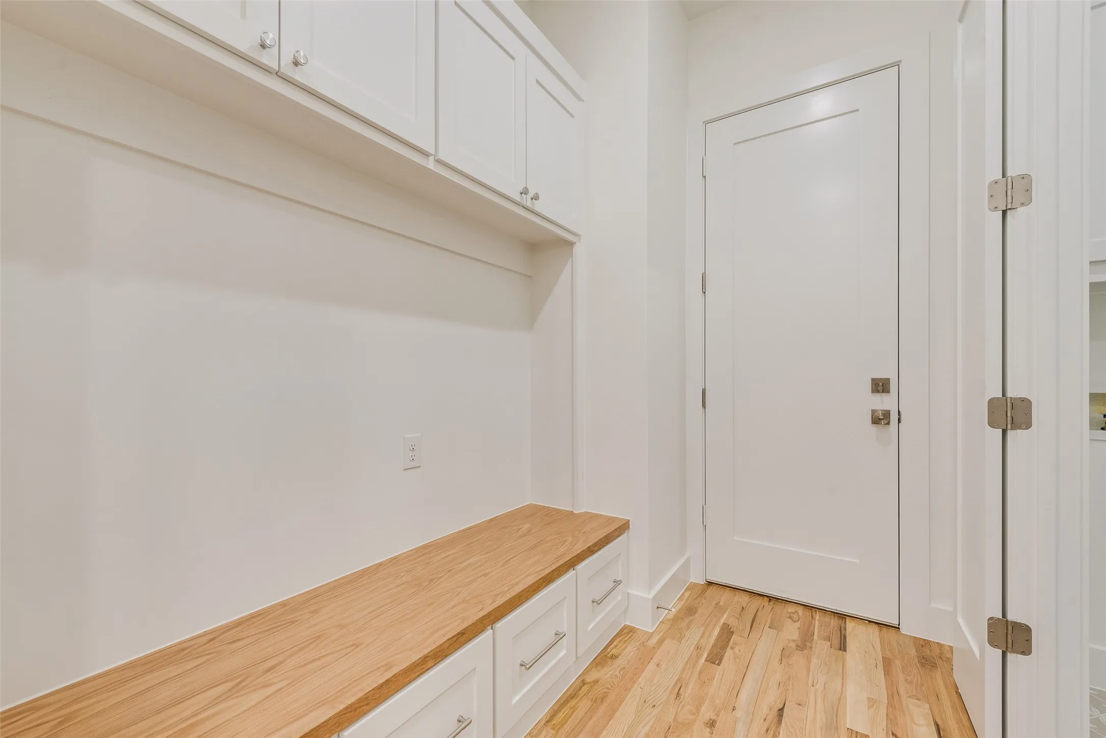 Single Family Residence For Sale in Dallas County , 3530 Gibsondell Avenue, Dallas, Texas 75211, 4 Bedroom, 4 Bathroom, 2 Garage spaces, 2,869 Sqft, built in 2026, New Construction - Complete, mls#21259415, Real Estate Agent in Dallas, Homes For Sale in Dallas county, Homes For Sale in Dallas, Realtor in Dallas Texas, Real Estate Brokerage Independent Realty Texas, Luminita Cordes Realtor