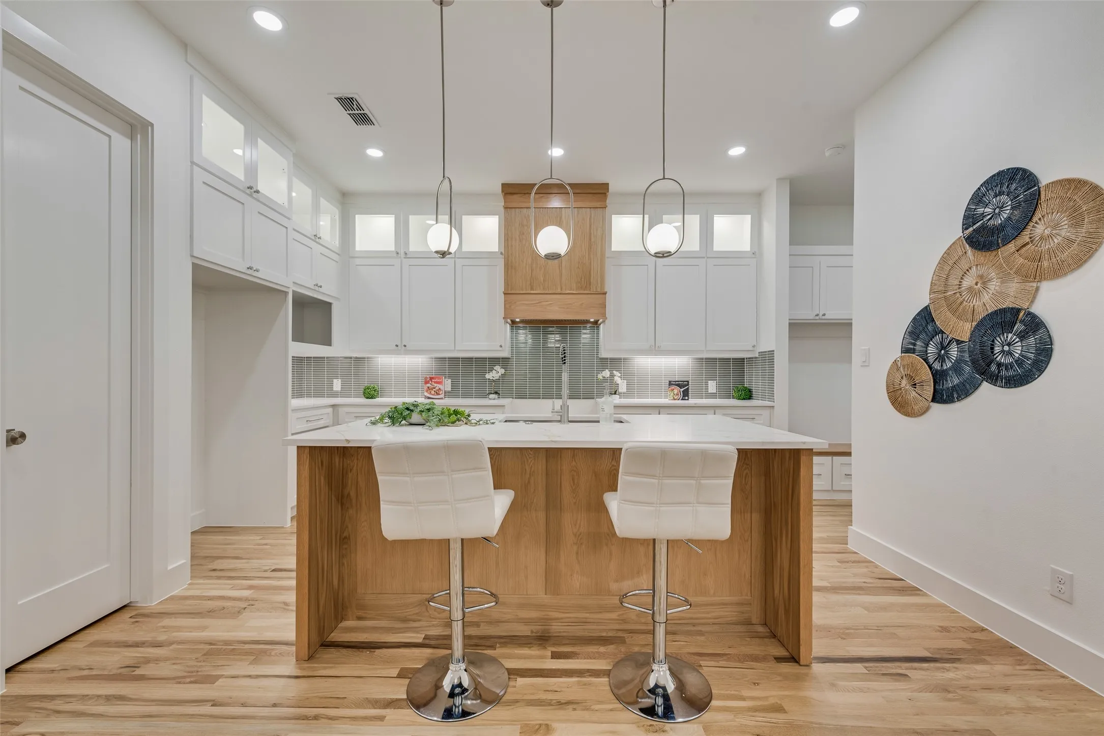 Single Family Residence For Sale in Dallas County , 3530 Gibsondell Avenue, Dallas, Texas 75211, 4 Bedroom, 4 Bathroom, 2 Garage spaces, 2,869 Sqft, built in 2026, New Construction - Complete, mls#21259415, Real Estate Agent in Dallas, Homes For Sale in Dallas county, Homes For Sale in Dallas, Realtor in Dallas Texas, Real Estate Brokerage Independent Realty Texas, Luminita Cordes Realtor