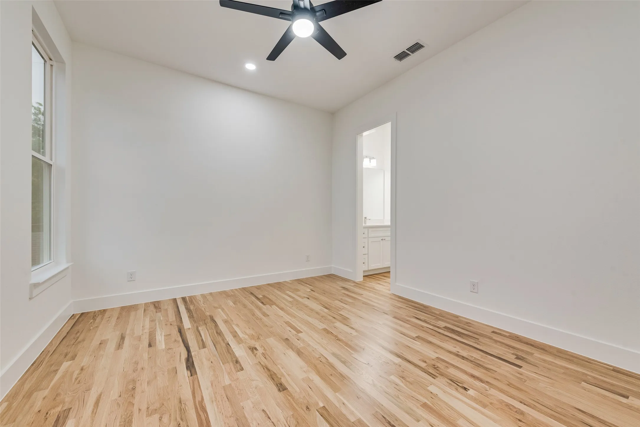 Single Family Residence For Sale in Dallas County , 3530 Gibsondell Avenue, Dallas, Texas 75211, 4 Bedroom, 4 Bathroom, 2 Garage spaces, 2,869 Sqft, built in 2026, New Construction - Complete, mls#21259415, Real Estate Agent in Dallas, Homes For Sale in Dallas county, Homes For Sale in Dallas, Realtor in Dallas Texas, Real Estate Brokerage Independent Realty Texas, Luminita Cordes Realtor