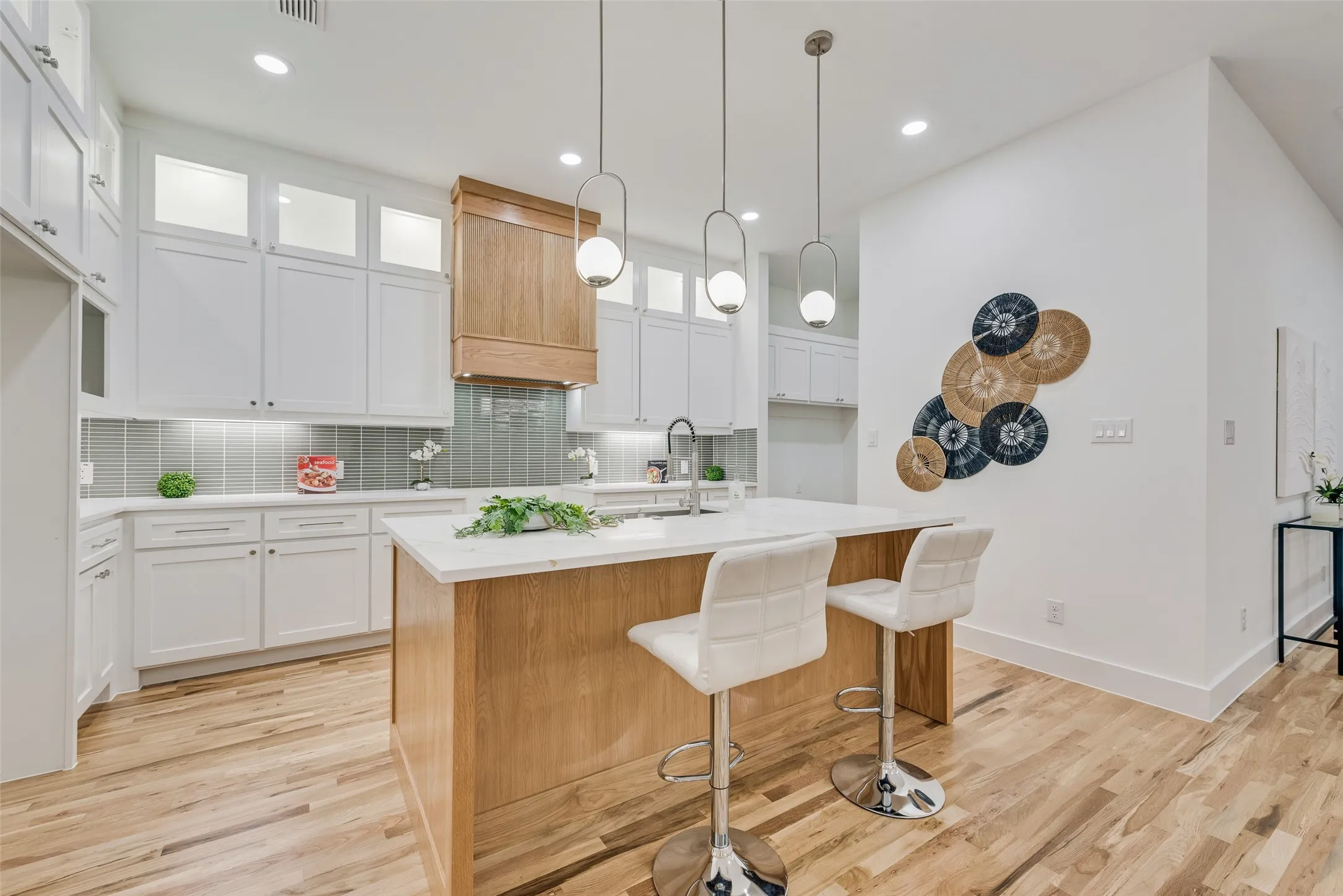Single Family Residence For Sale in Dallas County , 3530 Gibsondell Avenue, Dallas, Texas 75211, 4 Bedroom, 4 Bathroom, 2 Garage spaces, 2,869 Sqft, built in 2026, New Construction - Complete, mls#21259415, Real Estate Agent in Dallas, Homes For Sale in Dallas county, Homes For Sale in Dallas, Realtor in Dallas Texas, Real Estate Brokerage Independent Realty Texas, Luminita Cordes Realtor