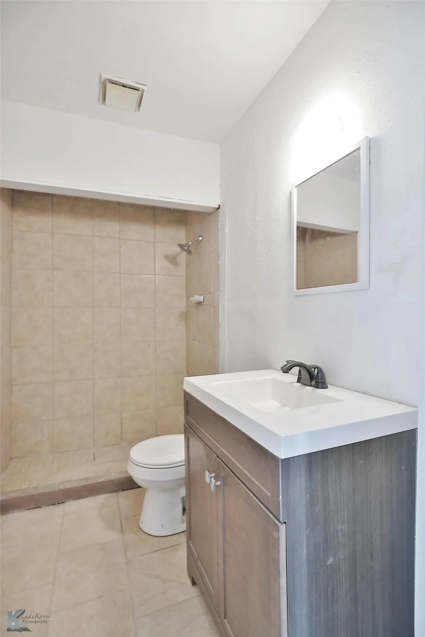 Single Family Residence For Sale in Taylor County , 177 Maxwell Drive, Abilene, Texas 79602, 3 Bedrooms, 1 Bathroom, Garage spaces, 1,050 Sqft, built in 1952, Preowned, Price $58,000, mls#21259424, Real Estate Agent in Abilene, Homes For Sale in Taylor county, Homes For Sale in Abilene, Realtor in Abilene Texas, Real Estate Brokerage Independent Realty Texas, Luminita Cordes Realtor