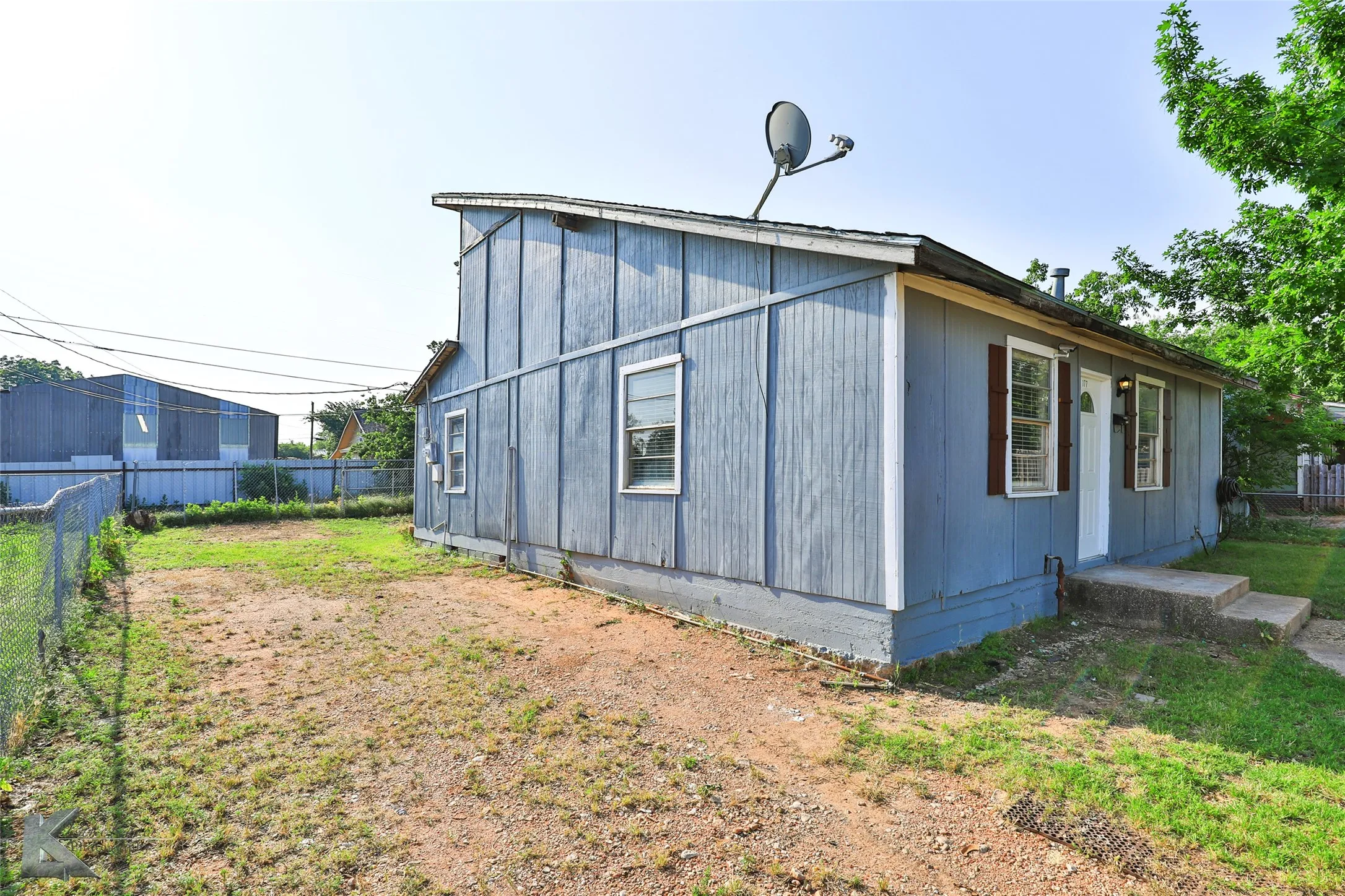 Single Family Residence For Sale in Taylor County , 177 Maxwell Drive, Abilene, Texas 79602, 3 Bedrooms, 1 Bathroom, Garage spaces, 1,050 Sqft, built in 1952, Preowned, Price $58,000, mls#21259424, Real Estate Agent in Abilene, Homes For Sale in Taylor county, Homes For Sale in Abilene, Realtor in Abilene Texas, Real Estate Brokerage Independent Realty Texas, Luminita Cordes Realtor