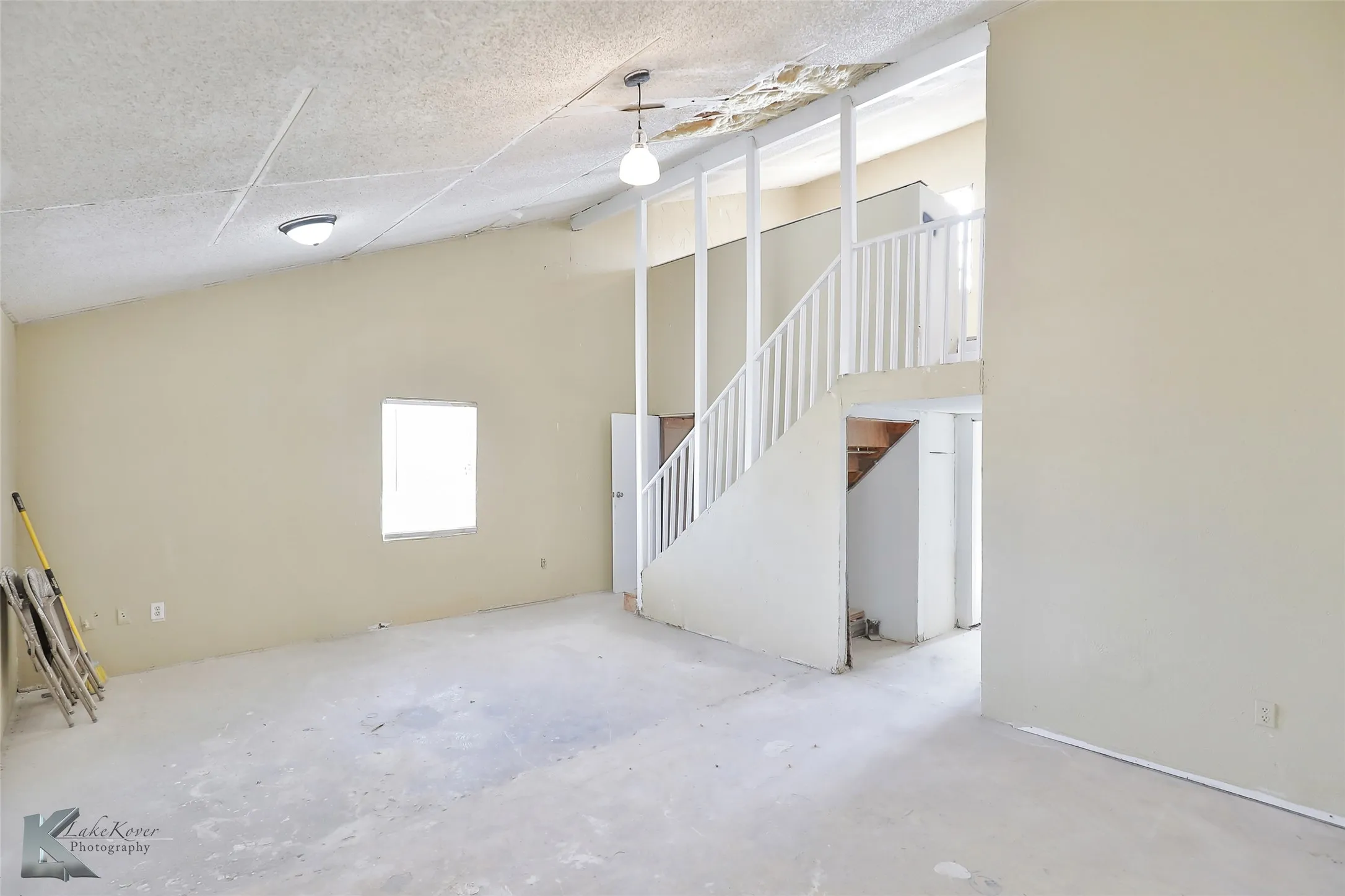 Single Family Residence For Sale in Taylor County , 177 Maxwell Drive, Abilene, Texas 79602, 3 Bedrooms, 1 Bathroom, Garage spaces, 1,050 Sqft, built in 1952, Preowned, Price $58,000, mls#21259424, Real Estate Agent in Abilene, Homes For Sale in Taylor county, Homes For Sale in Abilene, Realtor in Abilene Texas, Real Estate Brokerage Independent Realty Texas, Luminita Cordes Realtor