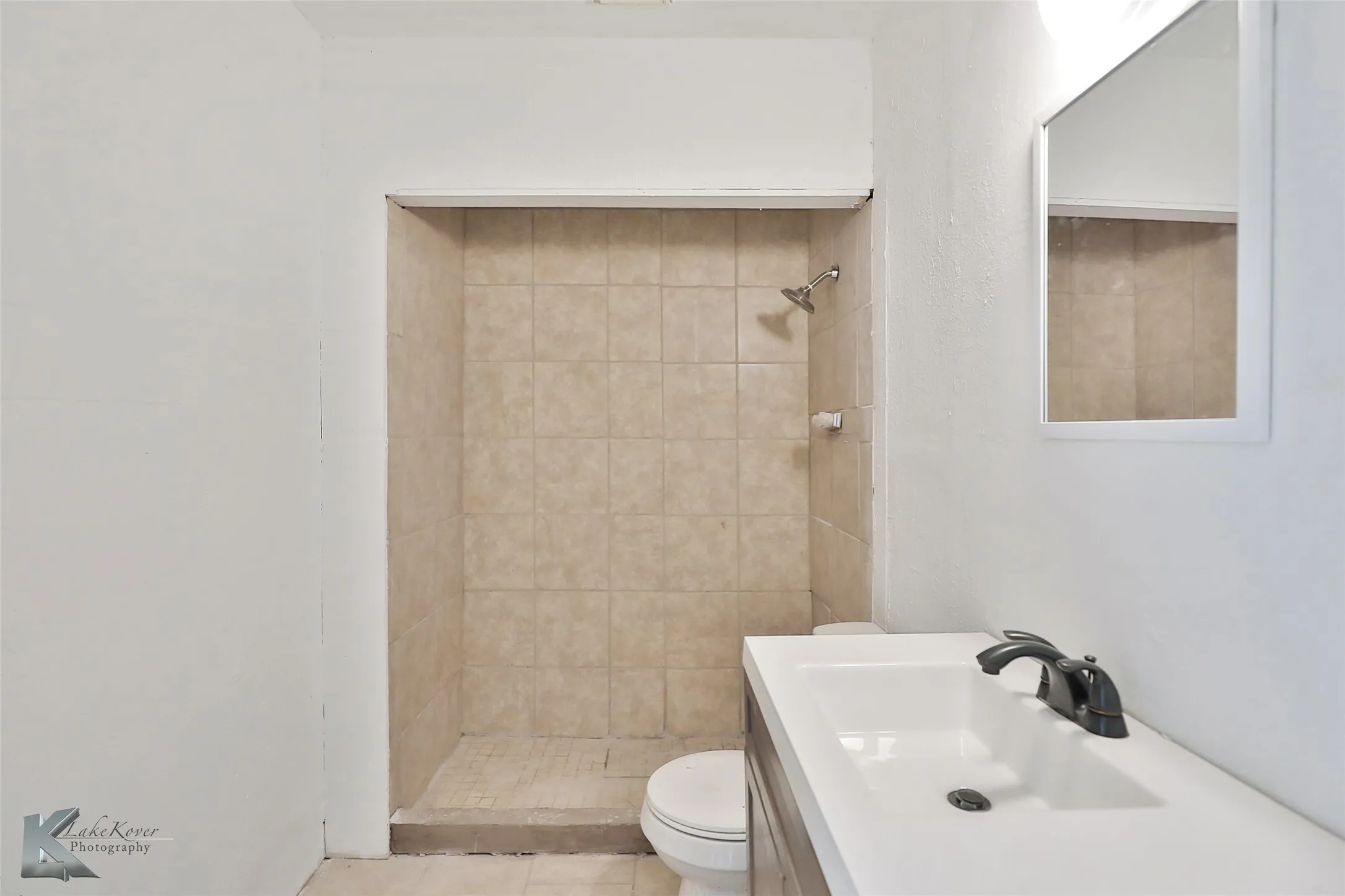 Single Family Residence For Sale in Taylor County , 177 Maxwell Drive, Abilene, Texas 79602, 3 Bedrooms, 1 Bathroom, Garage spaces, 1,050 Sqft, built in 1952, Preowned, Price $58,000, mls#21259424, Real Estate Agent in Abilene, Homes For Sale in Taylor county, Homes For Sale in Abilene, Realtor in Abilene Texas, Real Estate Brokerage Independent Realty Texas, Luminita Cordes Realtor