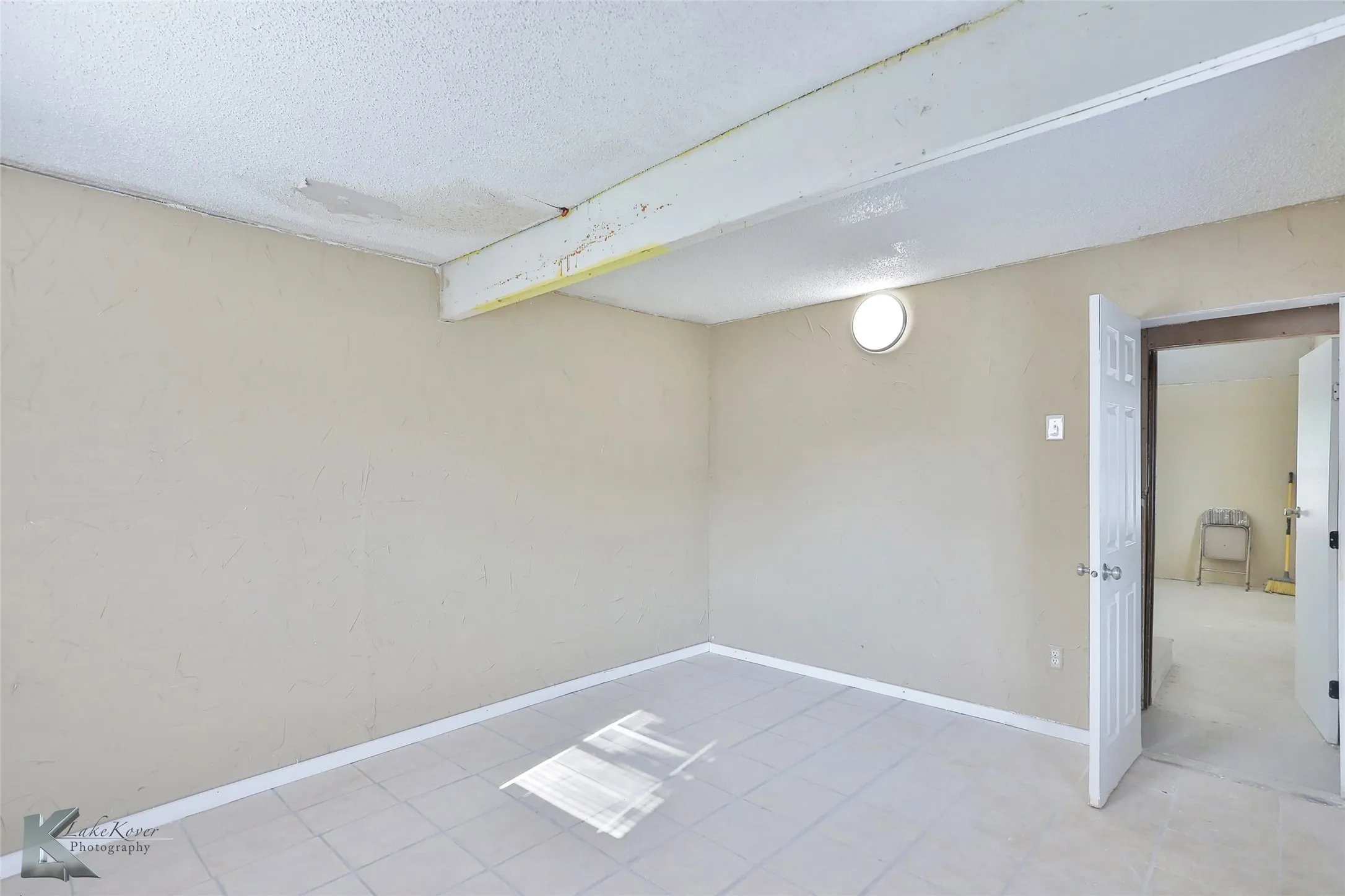 Single Family Residence For Sale in Taylor County , 177 Maxwell Drive, Abilene, Texas 79602, 3 Bedrooms, 1 Bathroom, Garage spaces, 1,050 Sqft, built in 1952, Preowned, Price $58,000, mls#21259424, Real Estate Agent in Abilene, Homes For Sale in Taylor county, Homes For Sale in Abilene, Realtor in Abilene Texas, Real Estate Brokerage Independent Realty Texas, Luminita Cordes Realtor