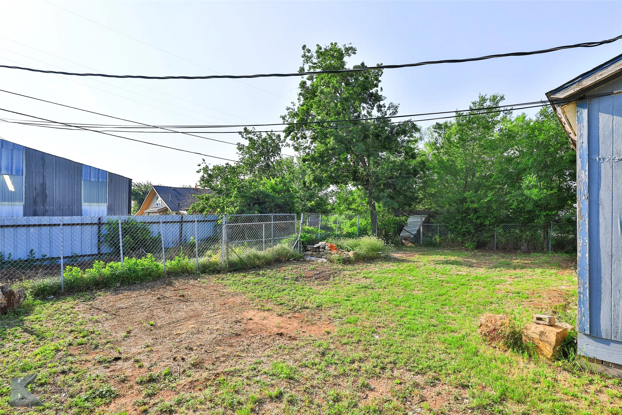 Single Family Residence For Sale in Taylor County , 177 Maxwell Drive, Abilene, Texas 79602, 3 Bedrooms, 1 Bathroom, Garage spaces, 1,050 Sqft, built in 1952, Preowned, Price $58,000, mls#21259424, Real Estate Agent in Abilene, Homes For Sale in Taylor county, Homes For Sale in Abilene, Realtor in Abilene Texas, Real Estate Brokerage Independent Realty Texas, Luminita Cordes Realtor