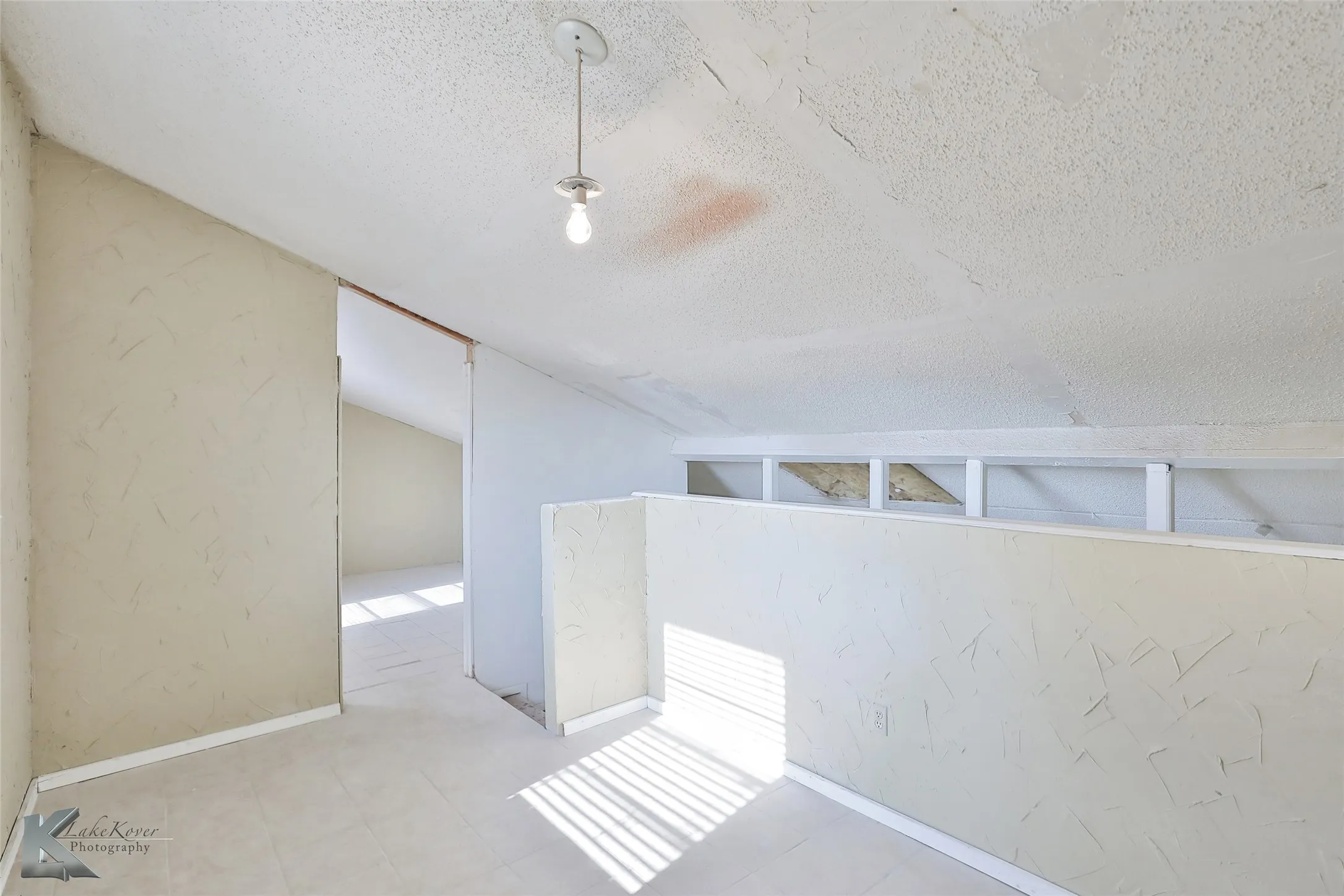 Single Family Residence For Sale in Taylor County , 177 Maxwell Drive, Abilene, Texas 79602, 3 Bedrooms, 1 Bathroom, Garage spaces, 1,050 Sqft, built in 1952, Preowned, Price $58,000, mls#21259424, Real Estate Agent in Abilene, Homes For Sale in Taylor county, Homes For Sale in Abilene, Realtor in Abilene Texas, Real Estate Brokerage Independent Realty Texas, Luminita Cordes Realtor