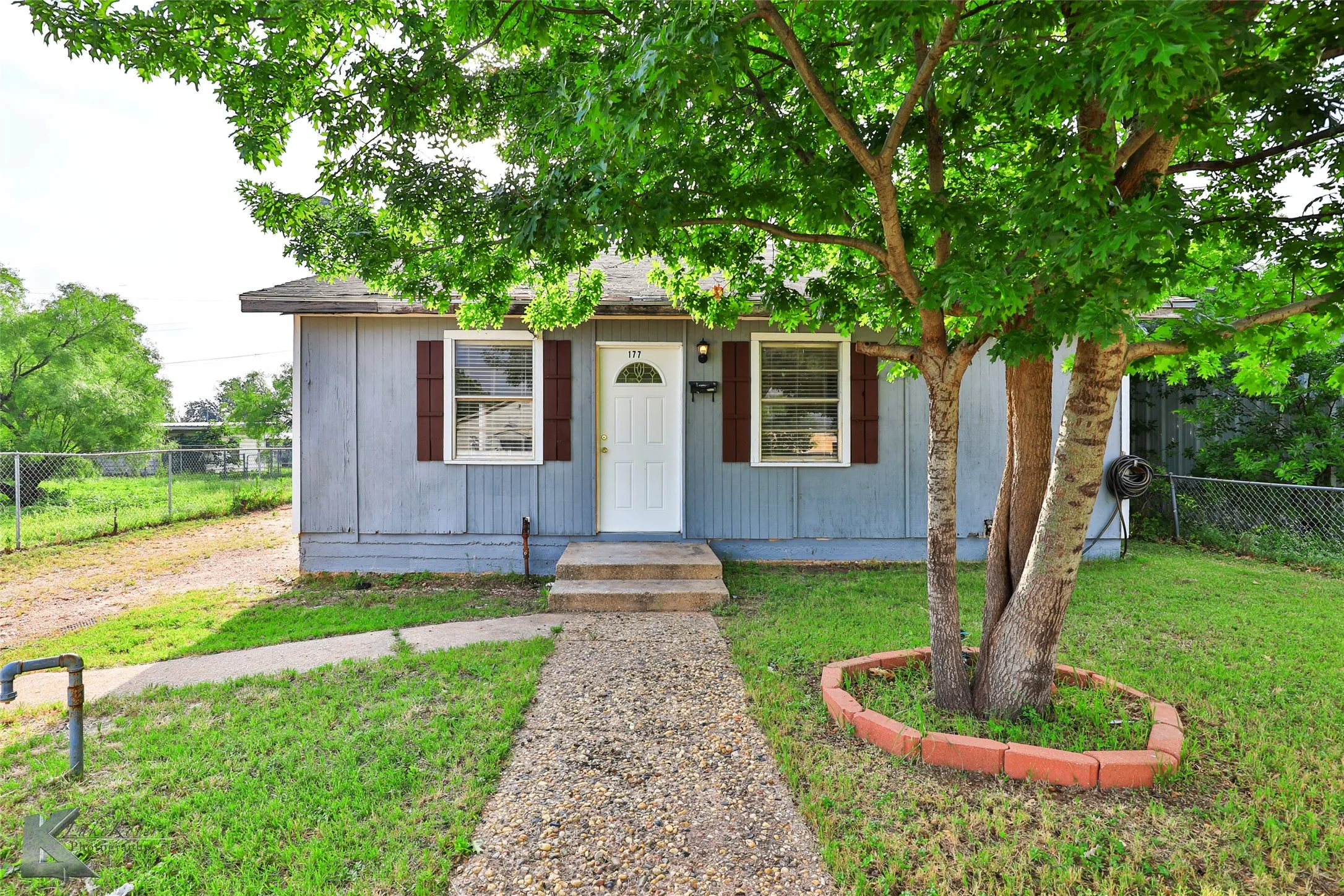 Single Family Residence For Sale in Taylor County , 177 Maxwell Drive, Abilene, Texas 79602, 3 Bedrooms, 1 Bathroom, Garage spaces, 1,050 Sqft, built in 1952, Preowned, Price $58,000, mls#21259424, Real Estate Agent in Abilene, Homes For Sale in Taylor county, Homes For Sale in Abilene, Realtor in Abilene Texas, Real Estate Brokerage Independent Realty Texas, Luminita Cordes Realtor