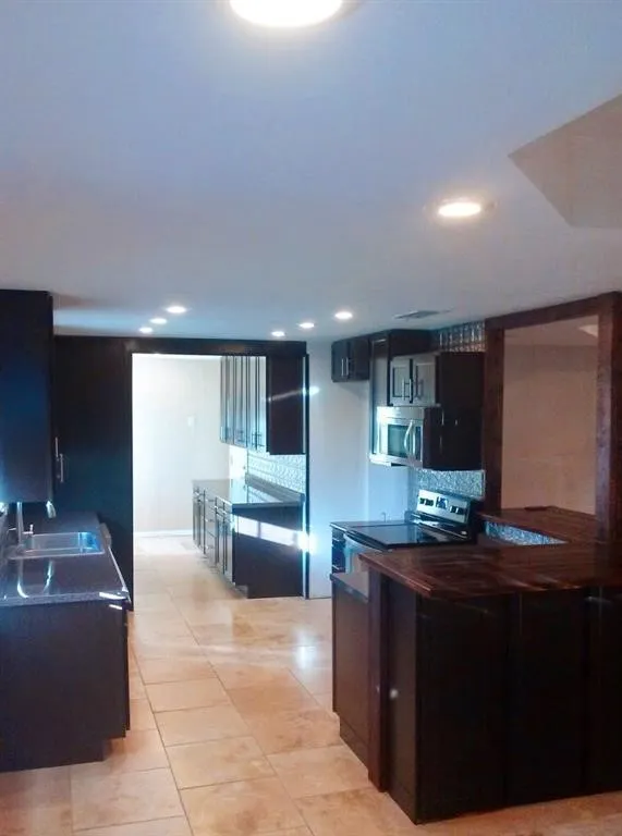 Single Family Residence For Sale in Collin County , 1111 N Houston Street, Royse City, Texas 75189, 3 Bedrooms, 2 Bathrooms, Garage spaces, 1,567 Sqft, built in 1973, Price $195,000, mls#21253529, Real Estate Agent in Royse City, Homes For Sale in Collin county, Homes For Sale in Royse City, Realtor in Royse City Texas, Real Estate Brokerage Independent Realty Texas, Luminita Cordes Realtor