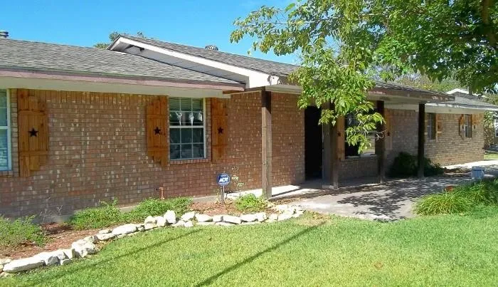 Single Family Residence For Sale in Collin County , 1111 N Houston Street, Royse City, Texas 75189, 3 Bedrooms, 2 Bathrooms, Garage spaces, 1,567 Sqft, built in 1973, Price $195,000, mls#21253529, Real Estate Agent in Royse City, Homes For Sale in Collin county, Homes For Sale in Royse City, Realtor in Royse City Texas, Real Estate Brokerage Independent Realty Texas, Luminita Cordes Realtor