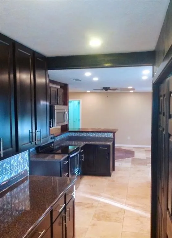 Single Family Residence For Sale in Collin County , 1111 N Houston Street, Royse City, Texas 75189, 3 Bedrooms, 2 Bathrooms, Garage spaces, 1,567 Sqft, built in 1973, Price $195,000, mls#21253529, Real Estate Agent in Royse City, Homes For Sale in Collin county, Homes For Sale in Royse City, Realtor in Royse City Texas, Real Estate Brokerage Independent Realty Texas, Luminita Cordes Realtor