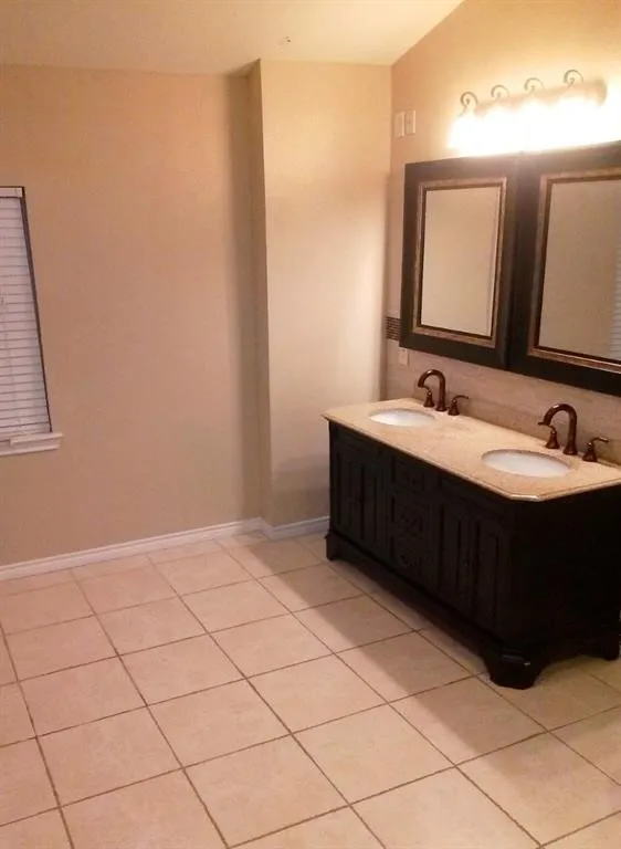 Single Family Residence For Sale in Collin County , 1111 N Houston Street, Royse City, Texas 75189, 3 Bedrooms, 2 Bathrooms, Garage spaces, 1,567 Sqft, built in 1973, Price $195,000, mls#21253529, Real Estate Agent in Royse City, Homes For Sale in Collin county, Homes For Sale in Royse City, Realtor in Royse City Texas, Real Estate Brokerage Independent Realty Texas, Luminita Cordes Realtor