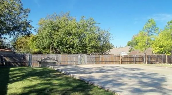 Single Family Residence For Sale in Collin County , 1111 N Houston Street, Royse City, Texas 75189, 3 Bedrooms, 2 Bathrooms, Garage spaces, 1,567 Sqft, built in 1973, Price $195,000, mls#21253529, Real Estate Agent in Royse City, Homes For Sale in Collin county, Homes For Sale in Royse City, Realtor in Royse City Texas, Real Estate Brokerage Independent Realty Texas, Luminita Cordes Realtor
