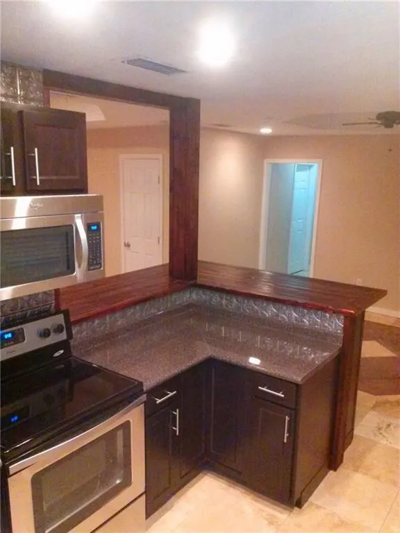 Single Family Residence For Sale in Collin County , 1111 N Houston Street, Royse City, Texas 75189, 3 Bedrooms, 2 Bathrooms, Garage spaces, 1,567 Sqft, built in 1973, Price $195,000, mls#21253529, Real Estate Agent in Royse City, Homes For Sale in Collin county, Homes For Sale in Royse City, Realtor in Royse City Texas, Real Estate Brokerage Independent Realty Texas, Luminita Cordes Realtor