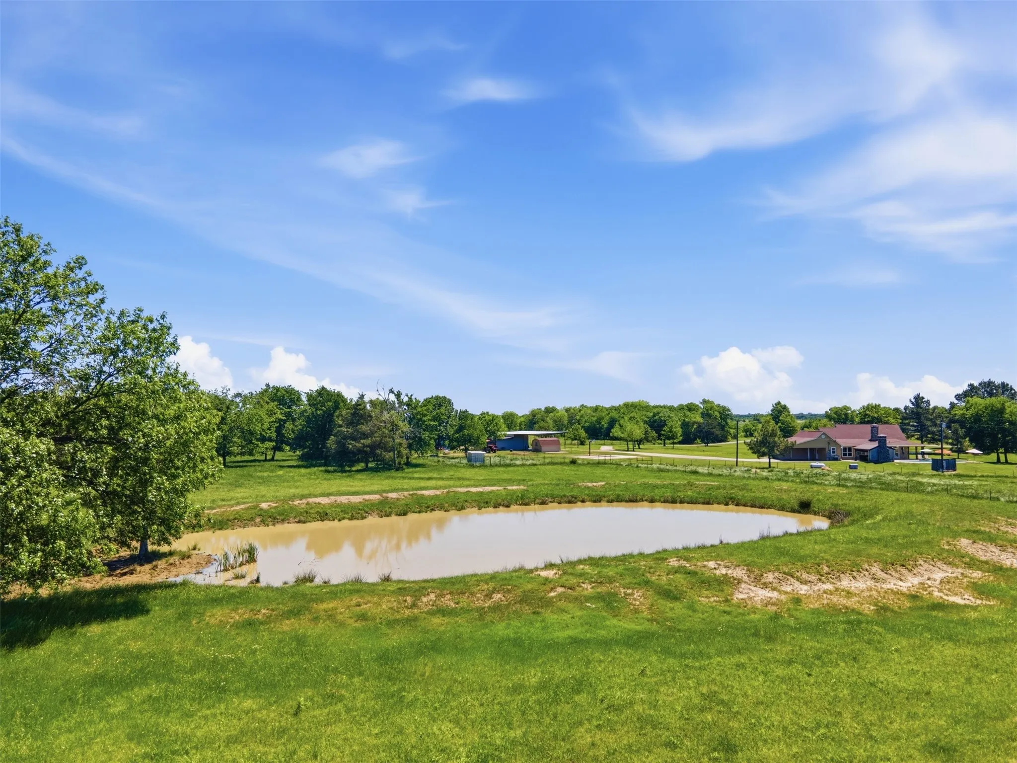 Farm For Sale in Franklin (TX) County , 1676 NW County Road 1030, Mount Vernon, Texas 75457, 3 Bedroom, 3 Bathroom, Garage spaces, 2,300 Sqft, built in 2006, mls#21228906, Real Estate Agent in Mount Vernon, Homes For Sale in Franklin (TX) county, Homes For Sale in Mount Vernon, Realtor in Mount Vernon Texas, Real Estate Brokerage Independent Realty Texas, Luminita Cordes Realtor