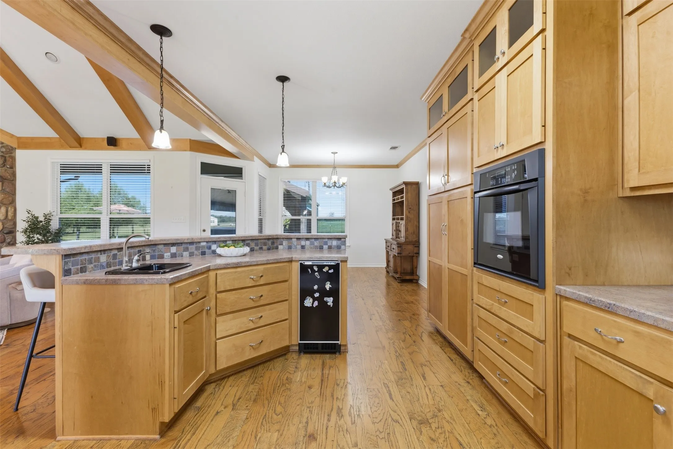 Farm For Sale in Franklin (TX) County , 1676 NW County Road 1030, Mount Vernon, Texas 75457, 3 Bedroom, 3 Bathroom, Garage spaces, 2,300 Sqft, built in 2006, mls#21228906, Real Estate Agent in Mount Vernon, Homes For Sale in Franklin (TX) county, Homes For Sale in Mount Vernon, Realtor in Mount Vernon Texas, Real Estate Brokerage Independent Realty Texas, Luminita Cordes Realtor