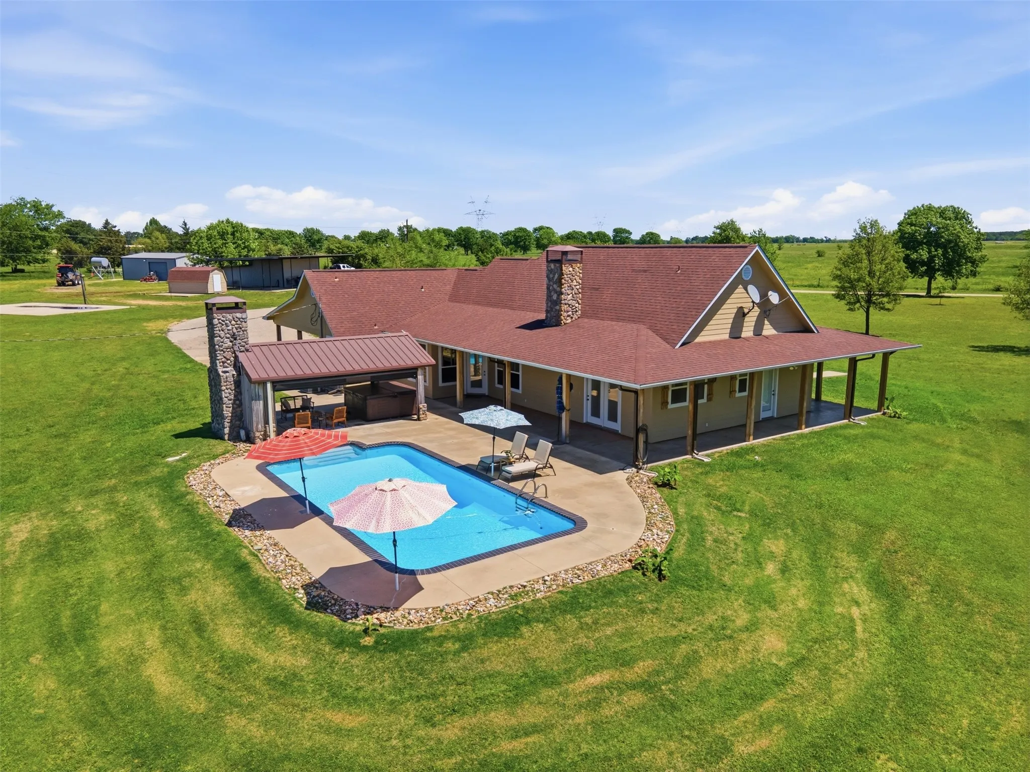 Farm For Sale in Franklin (TX) County , 1676 NW County Road 1030, Mount Vernon, Texas 75457, 3 Bedroom, 3 Bathroom, Garage spaces, 2,300 Sqft, built in 2006, mls#21228906, Real Estate Agent in Mount Vernon, Homes For Sale in Franklin (TX) county, Homes For Sale in Mount Vernon, Realtor in Mount Vernon Texas, Real Estate Brokerage Independent Realty Texas, Luminita Cordes Realtor