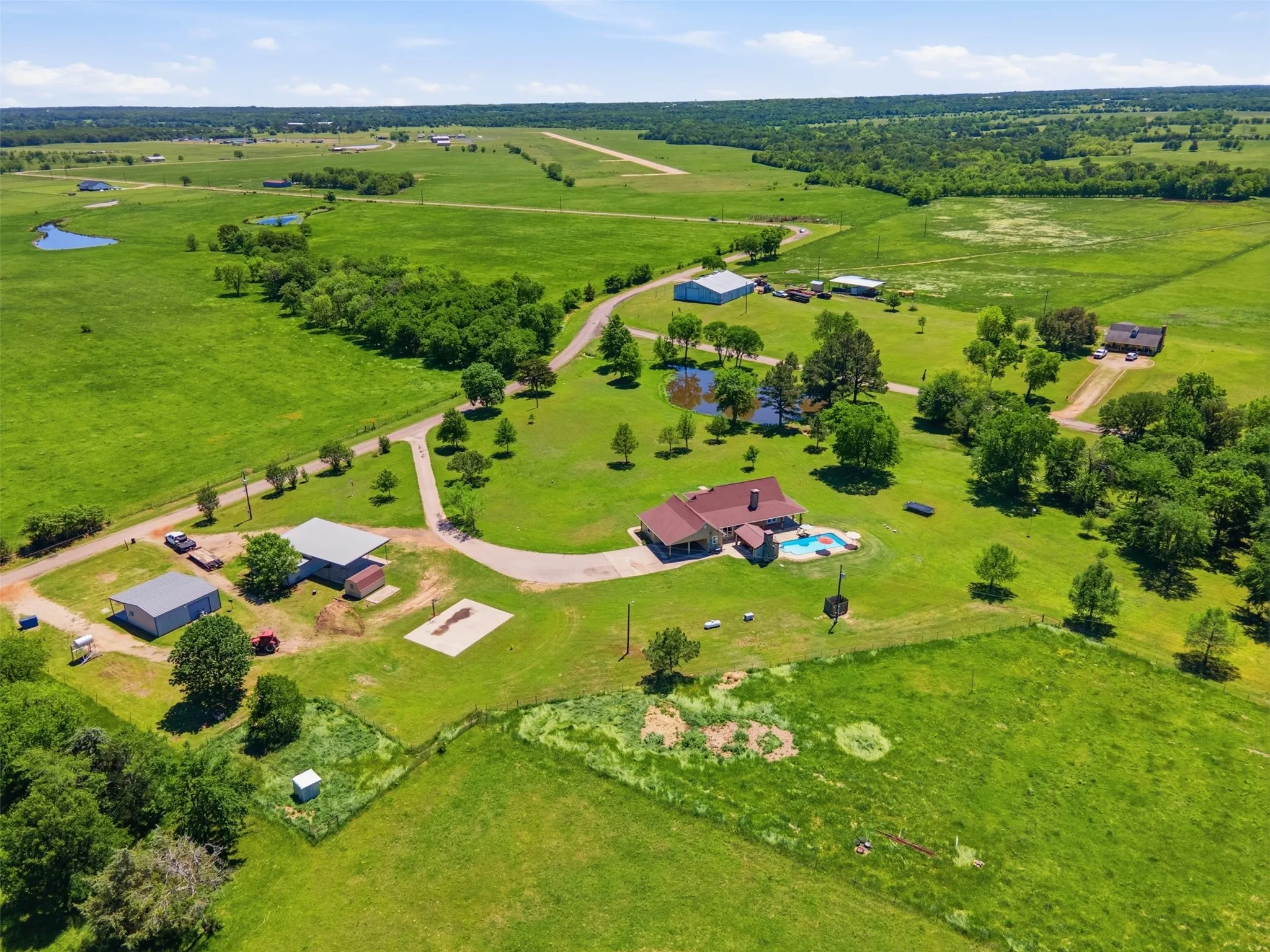 Farm For Sale in Franklin (TX) County , 1676 NW County Road 1030, Mount Vernon, Texas 75457, 3 Bedroom, 3 Bathroom, Garage spaces, 2,300 Sqft, built in 2006, mls#21228906, Real Estate Agent in Mount Vernon, Homes For Sale in Franklin (TX) county, Homes For Sale in Mount Vernon, Realtor in Mount Vernon Texas, Real Estate Brokerage Independent Realty Texas, Luminita Cordes Realtor