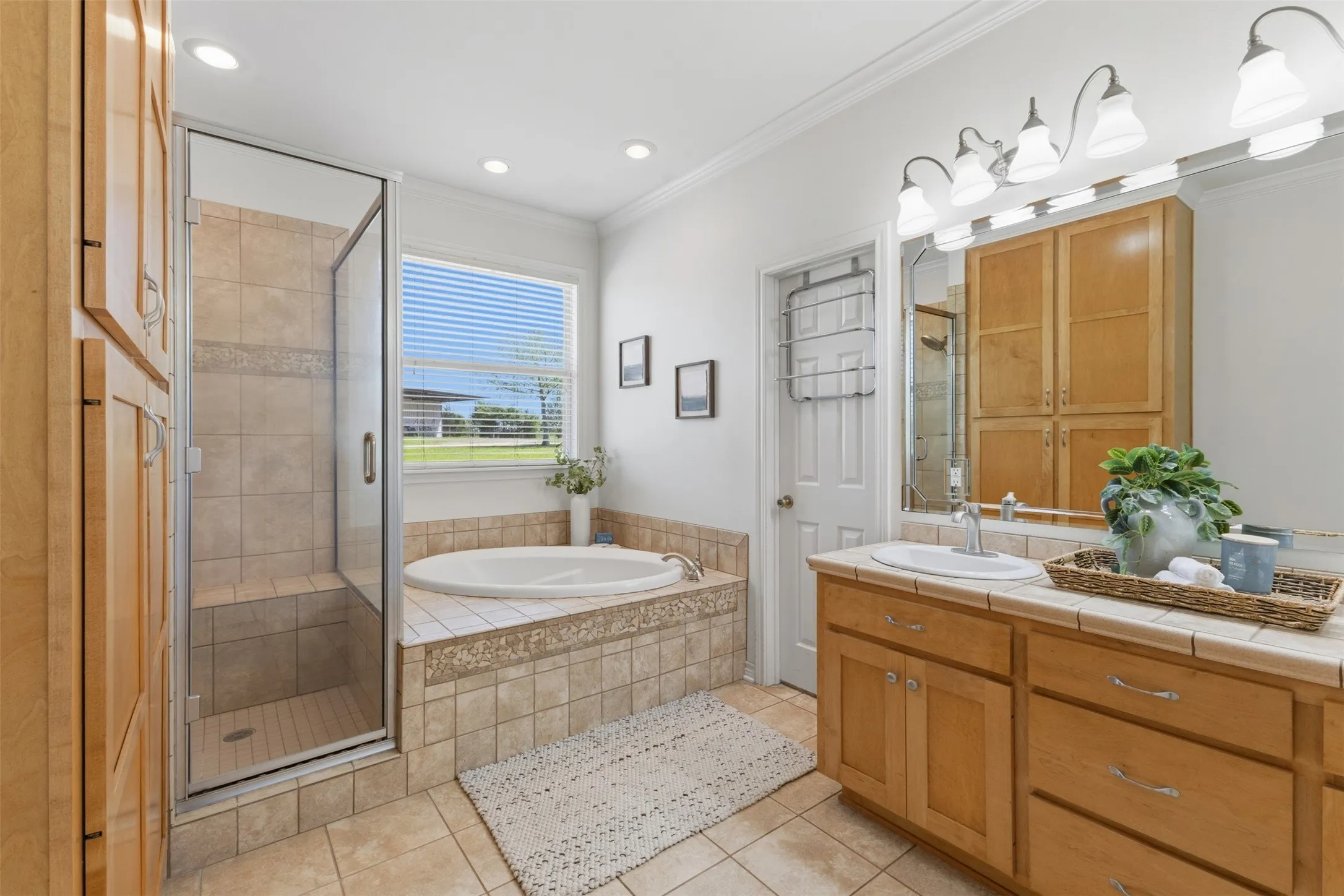Farm For Sale in Franklin (TX) County , 1676 NW County Road 1030, Mount Vernon, Texas 75457, 3 Bedroom, 3 Bathroom, Garage spaces, 2,300 Sqft, built in 2006, mls#21228906, Real Estate Agent in Mount Vernon, Homes For Sale in Franklin (TX) county, Homes For Sale in Mount Vernon, Realtor in Mount Vernon Texas, Real Estate Brokerage Independent Realty Texas, Luminita Cordes Realtor
