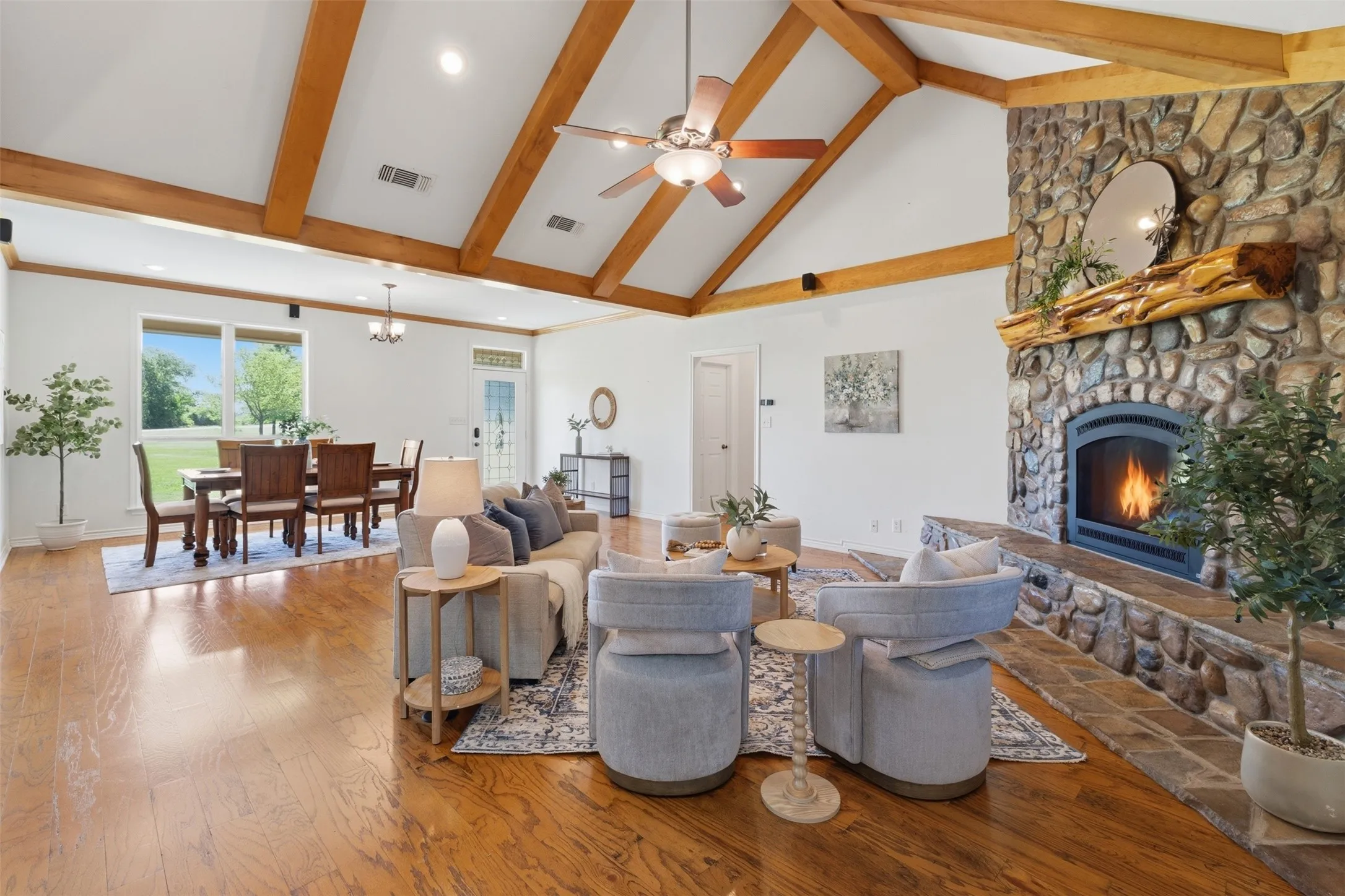 Farm For Sale in Franklin (TX) County , 1676 NW County Road 1030, Mount Vernon, Texas 75457, 3 Bedroom, 3 Bathroom, Garage spaces, 2,300 Sqft, built in 2006, mls#21228906, Real Estate Agent in Mount Vernon, Homes For Sale in Franklin (TX) county, Homes For Sale in Mount Vernon, Realtor in Mount Vernon Texas, Real Estate Brokerage Independent Realty Texas, Luminita Cordes Realtor