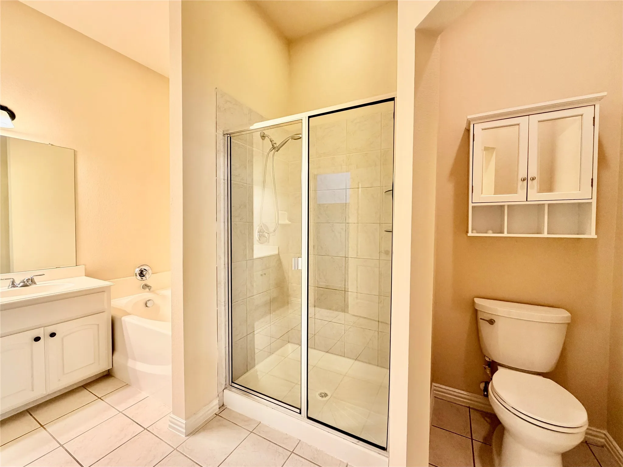 Single Family Residence For Rent in Denton County , 921 Raleigh Path Road, Denton, Texas 76208, 4 Bedroom, 2 Bathroom, 2 Garage spaces, 1,889 Sqft, built in 2006, mls#21246074, Real Estate Agent in Denton, Homes For Rent in Denton county, Homes For Rent in Denton, Realtor in Denton Texas, Real Estate Brokerage Independent Realty Texas, Luminita Cordes Realtor