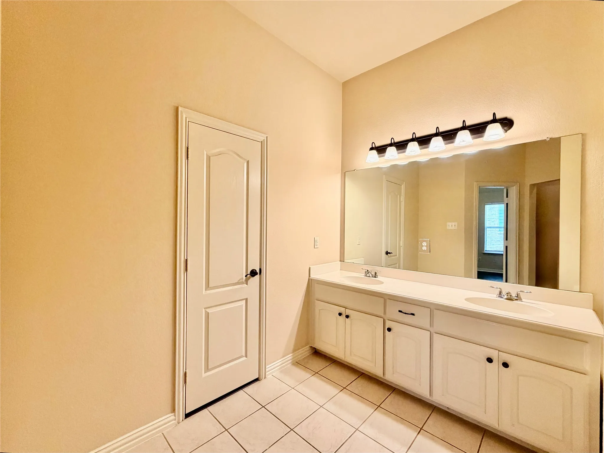 Single Family Residence For Rent in Denton County , 921 Raleigh Path Road, Denton, Texas 76208, 4 Bedroom, 2 Bathroom, 2 Garage spaces, 1,889 Sqft, built in 2006, mls#21246074, Real Estate Agent in Denton, Homes For Rent in Denton county, Homes For Rent in Denton, Realtor in Denton Texas, Real Estate Brokerage Independent Realty Texas, Luminita Cordes Realtor