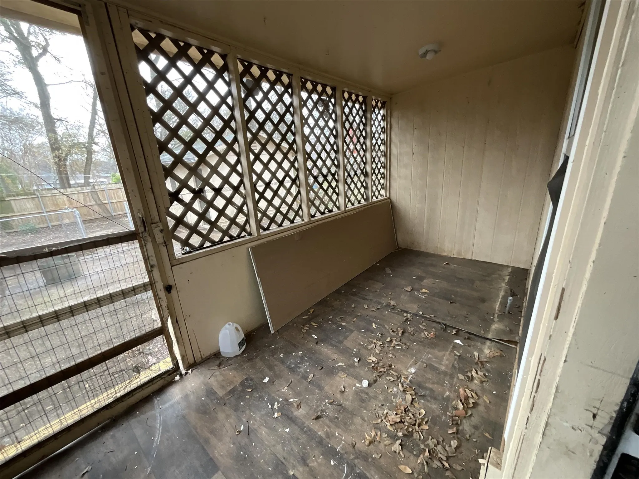 Single Family Residence For Rent in Van Zandt County , 405 Beard Street, Canton, Texas 75103, 3 Bedroom, 2 Bathroom, Garage spaces, 1,147 Sqft, built in 1951, mls#21259461, Real Estate Agent in Canton, Homes For Rent in Van Zandt county, Homes For Rent in Canton, Realtor in Canton Texas, Real Estate Brokerage Independent Realty Texas, Luminita Cordes Realtor