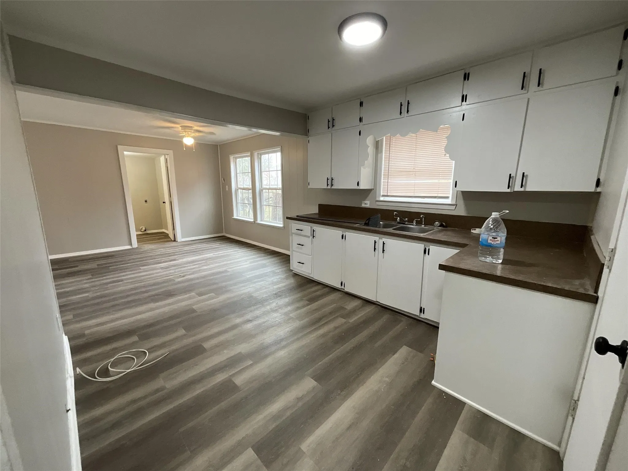 Single Family Residence For Rent in Van Zandt County , 405 Beard Street, Canton, Texas 75103, 3 Bedroom, 2 Bathroom, Garage spaces, 1,147 Sqft, built in 1951, mls#21259461, Real Estate Agent in Canton, Homes For Rent in Van Zandt county, Homes For Rent in Canton, Realtor in Canton Texas, Real Estate Brokerage Independent Realty Texas, Luminita Cordes Realtor