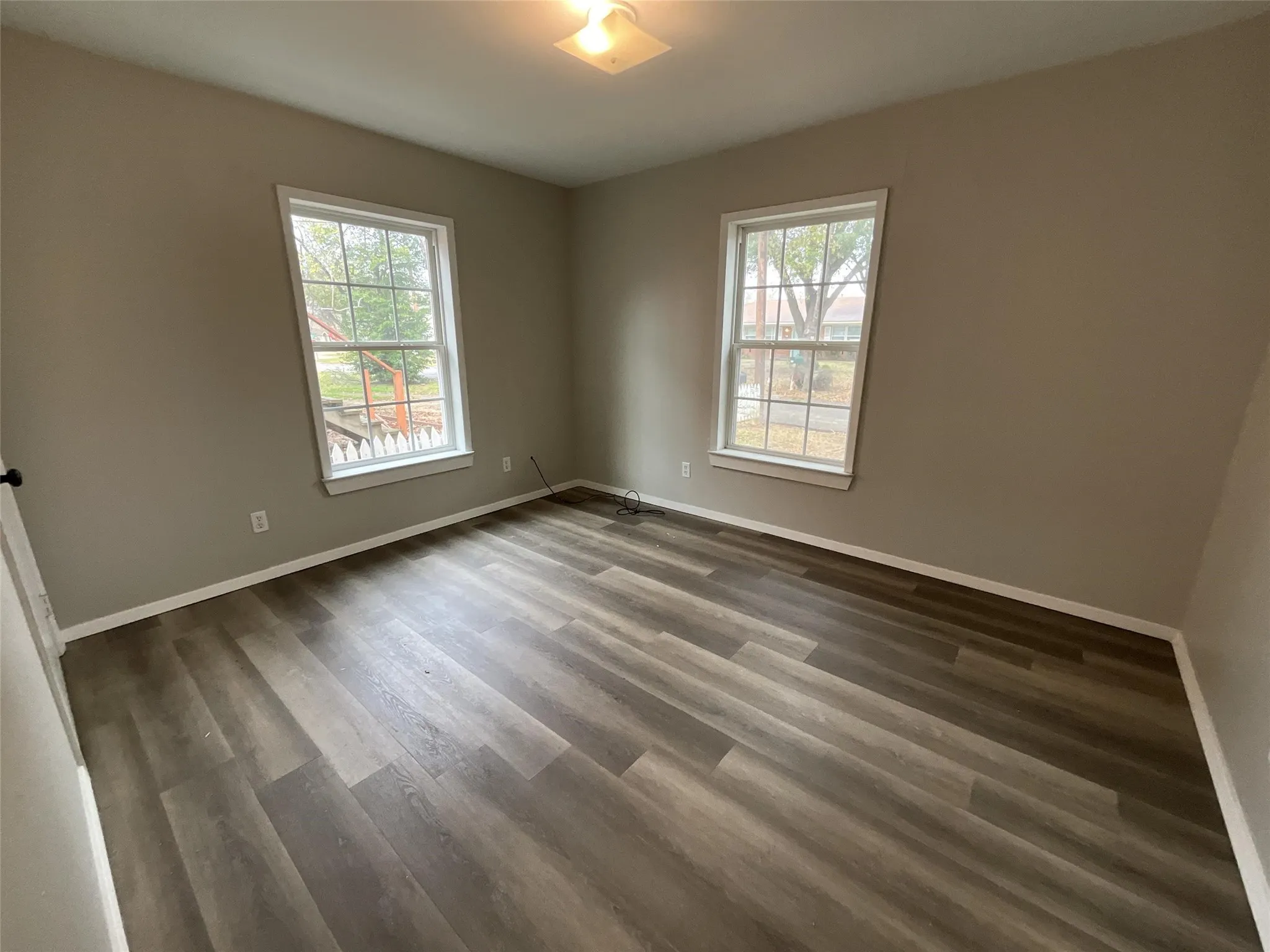 Single Family Residence For Rent in Van Zandt County , 405 Beard Street, Canton, Texas 75103, 3 Bedroom, 2 Bathroom, Garage spaces, 1,147 Sqft, built in 1951, mls#21259461, Real Estate Agent in Canton, Homes For Rent in Van Zandt county, Homes For Rent in Canton, Realtor in Canton Texas, Real Estate Brokerage Independent Realty Texas, Luminita Cordes Realtor