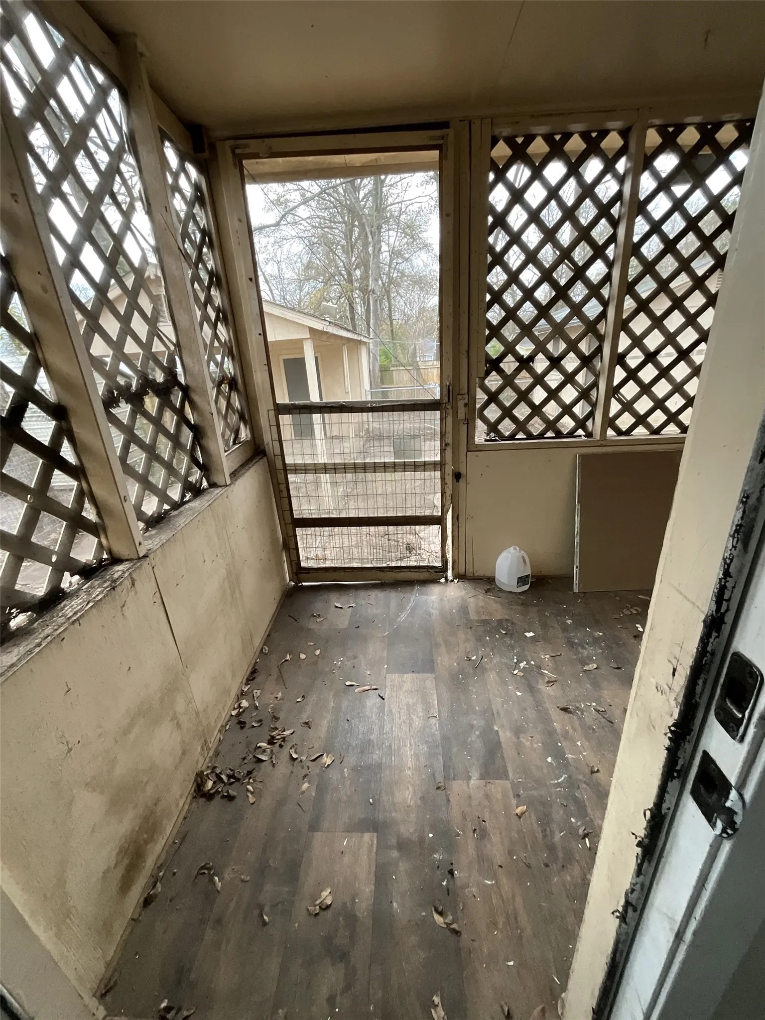 Single Family Residence For Rent in Van Zandt County , 405 Beard Street, Canton, Texas 75103, 3 Bedroom, 2 Bathroom, Garage spaces, 1,147 Sqft, built in 1951, mls#21259461, Real Estate Agent in Canton, Homes For Rent in Van Zandt county, Homes For Rent in Canton, Realtor in Canton Texas, Real Estate Brokerage Independent Realty Texas, Luminita Cordes Realtor