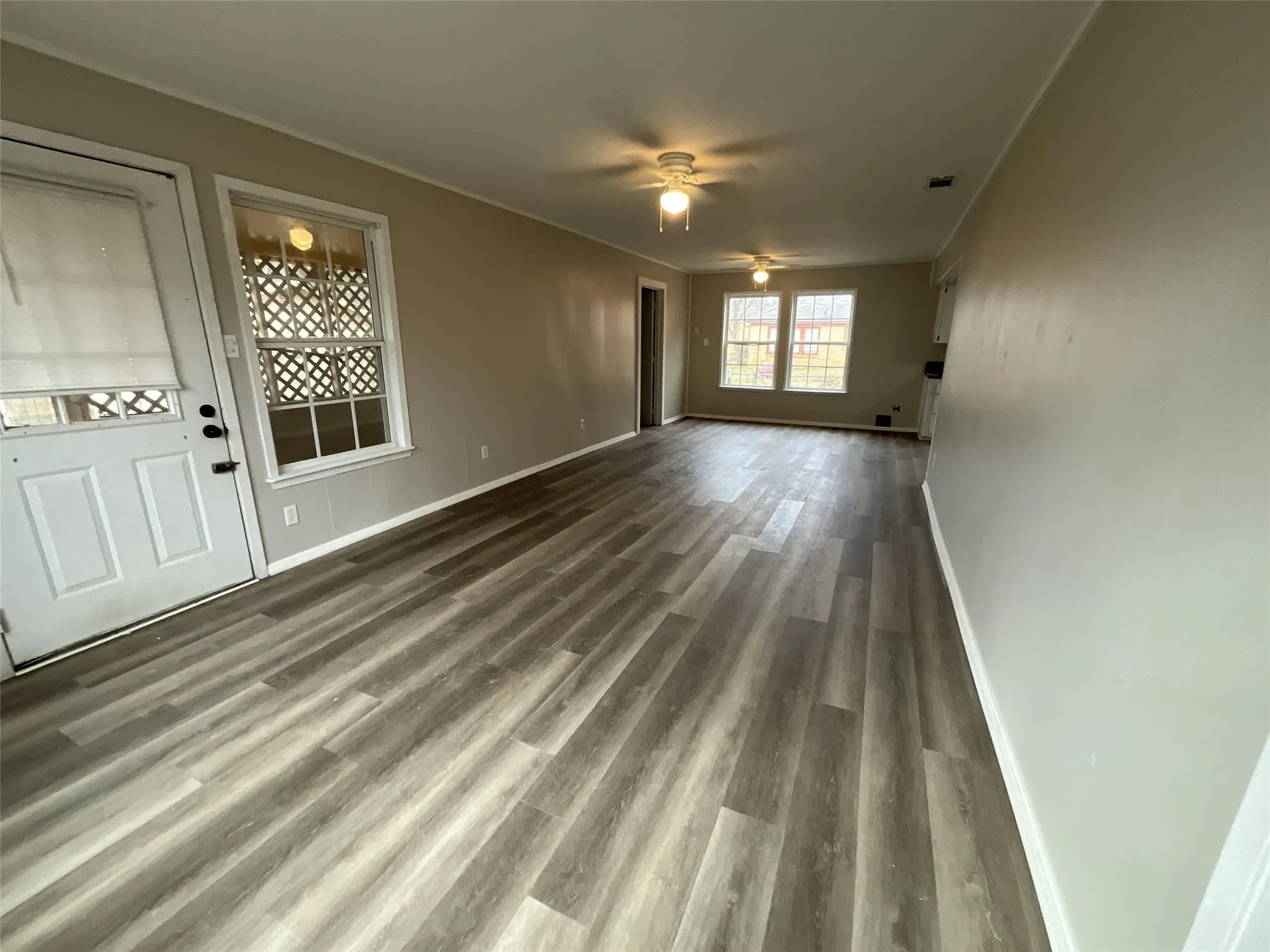 Single Family Residence For Rent in Van Zandt County , 405 Beard Street, Canton, Texas 75103, 3 Bedroom, 2 Bathroom, Garage spaces, 1,147 Sqft, built in 1951, mls#21259461, Real Estate Agent in Canton, Homes For Rent in Van Zandt county, Homes For Rent in Canton, Realtor in Canton Texas, Real Estate Brokerage Independent Realty Texas, Luminita Cordes Realtor