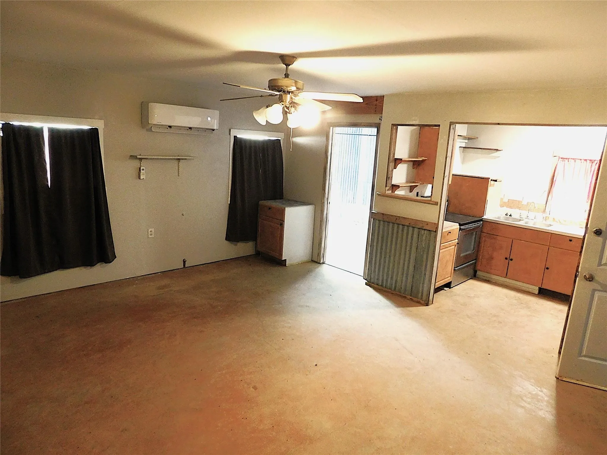 Single Family Residence For Sale in Eastland County , 116 S Brewster Street, Rising Star, Texas 76471, 1 Bedroom, 1 Bathroom, 1 Garage spaces, 396 Sqft, built in 2010, Price $75,000, mls#21257579, Real Estate Agent in Rising Star, Homes For Sale in Eastland county, Homes For Sale in Rising Star, Realtor in Rising Star Texas, Real Estate Brokerage Independent Realty Texas, Luminita Cordes Realtor
