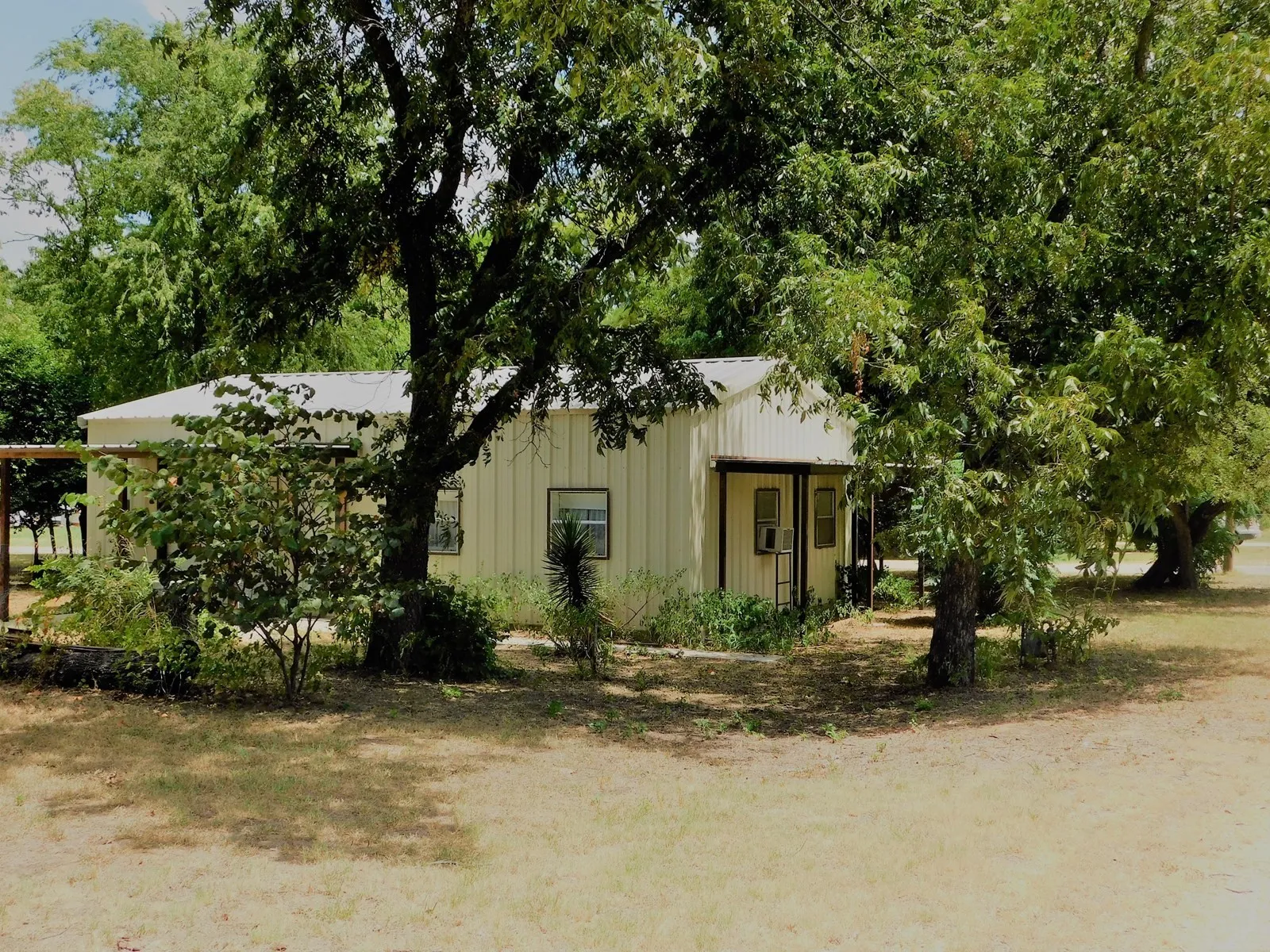 Single Family Residence For Sale in Eastland County , 116 S Brewster Street, Rising Star, Texas 76471, 1 Bedroom, 1 Bathroom, 1 Garage spaces, 396 Sqft, built in 2010, Price $75,000, mls#21257579, Real Estate Agent in Rising Star, Homes For Sale in Eastland county, Homes For Sale in Rising Star, Realtor in Rising Star Texas, Real Estate Brokerage Independent Realty Texas, Luminita Cordes Realtor