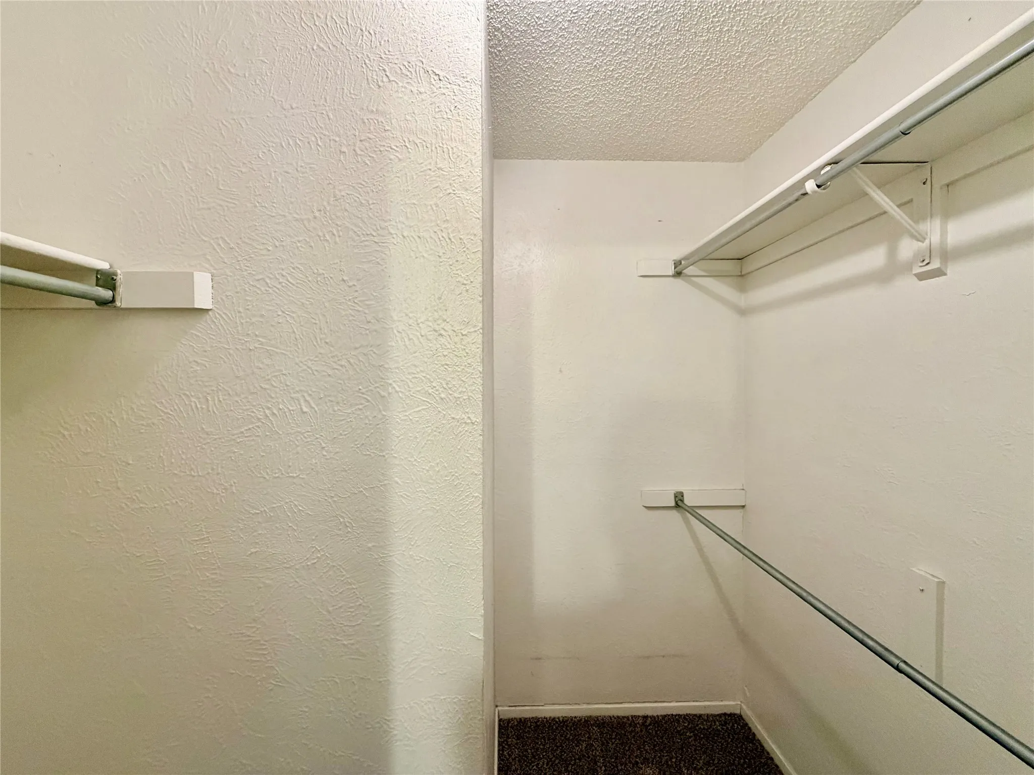 Townhouse For Rent in Denton County , 1251 Dallas Drive, Denton, Texas 76205, 2 Bedroom, 3 Bathroom, Garage spaces, 1,102 Sqft, built in 1983, Preowned, mls#21246037, Real Estate Agent in Denton, Homes For Rent in Denton county, Homes For Rent in Denton, Realtor in Denton Texas, Real Estate Brokerage Independent Realty Texas, Luminita Cordes Realtor