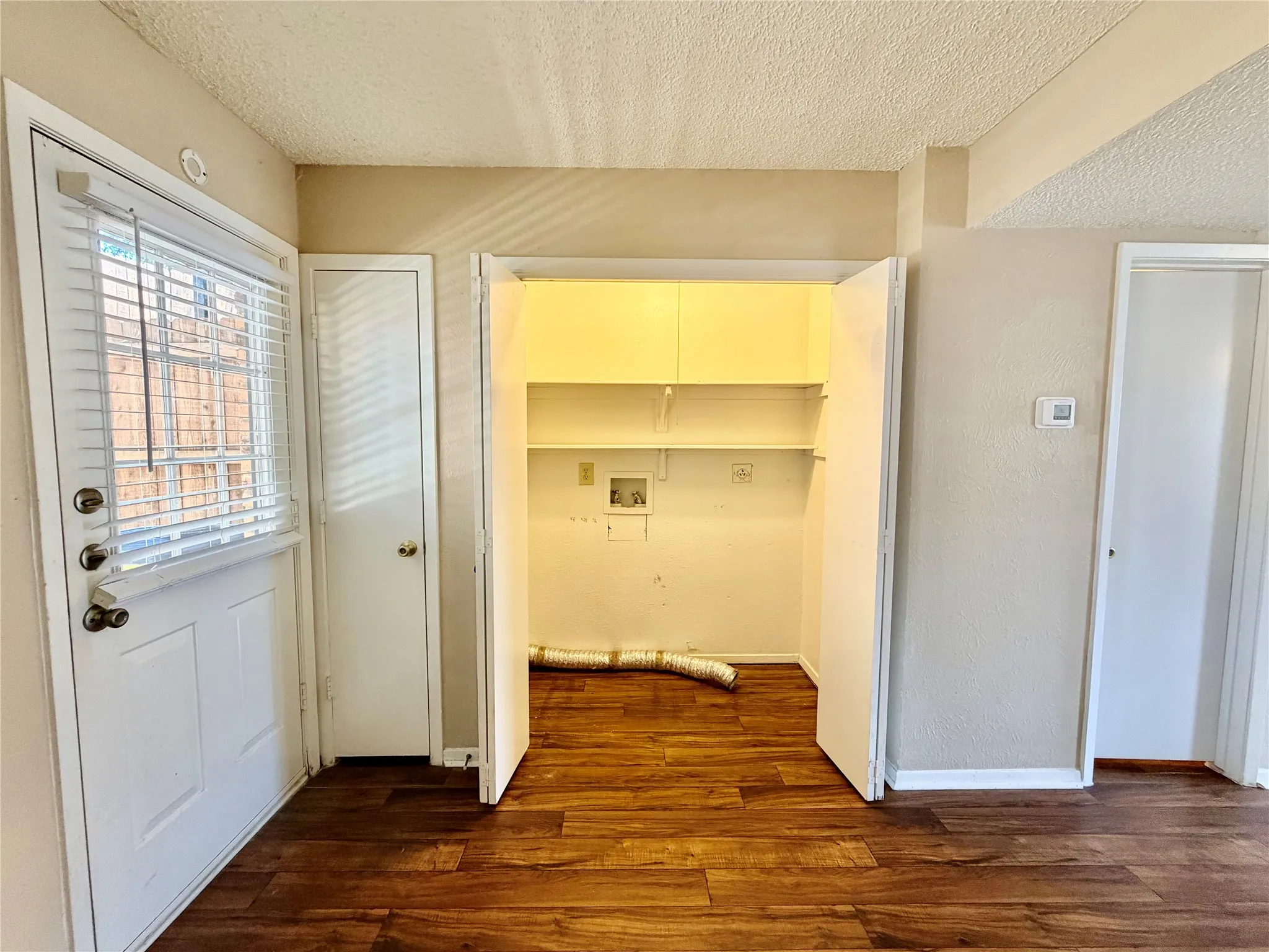Townhouse For Rent in Denton County , 1251 Dallas Drive, Denton, Texas 76205, 2 Bedroom, 3 Bathroom, Garage spaces, 1,102 Sqft, built in 1983, Preowned, mls#21246037, Real Estate Agent in Denton, Homes For Rent in Denton county, Homes For Rent in Denton, Realtor in Denton Texas, Real Estate Brokerage Independent Realty Texas, Luminita Cordes Realtor