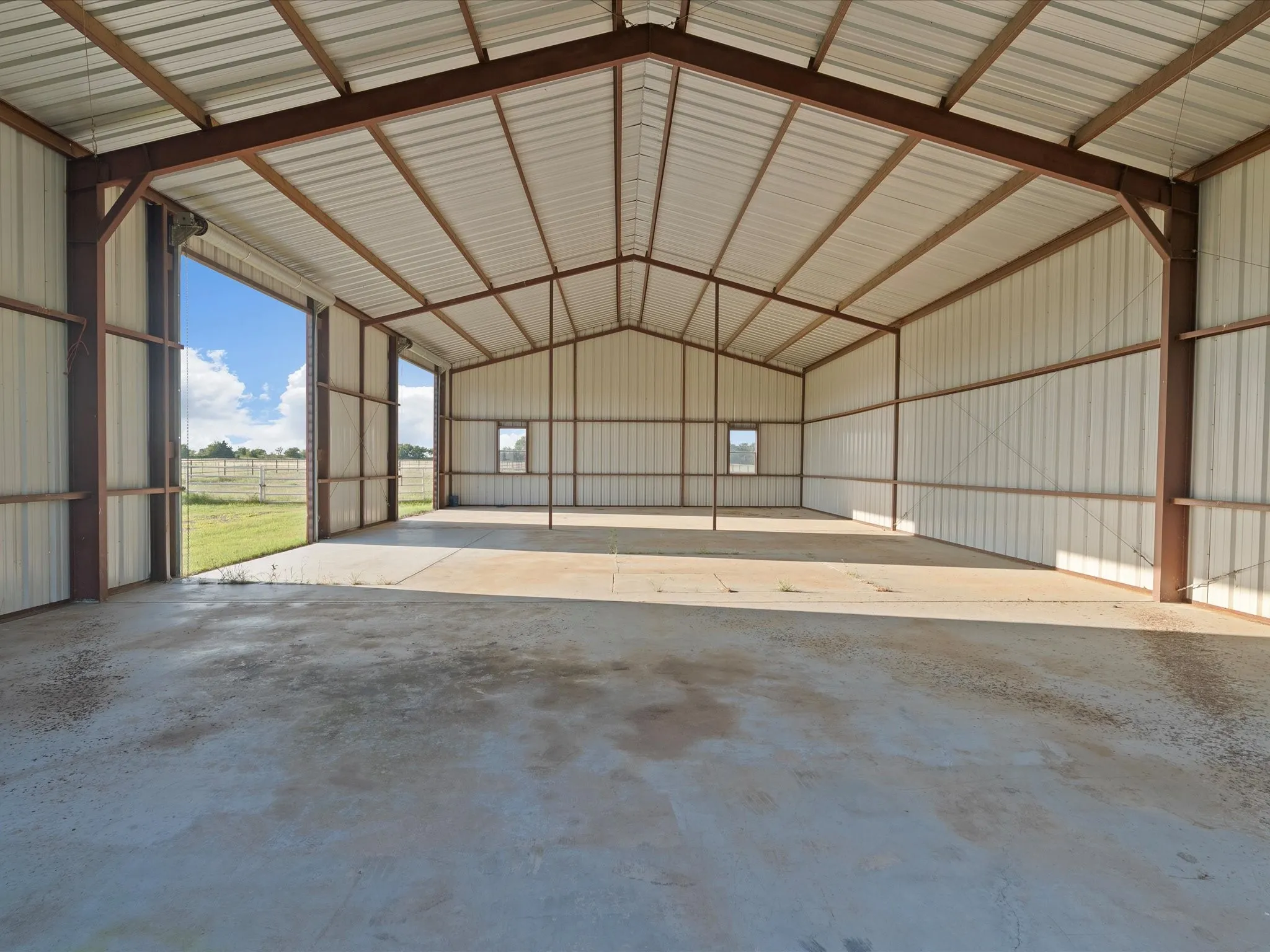 Single Family Residence For Sale in Denton County , 2300 Berend Road, Pilot Point, Texas 76258, 4 Bedroom, 7 Bathroom, 4 Garage spaces, 3,763 Sqft, built in 2004, mls#21258946, Real Estate Agent in Pilot Point, Homes For Sale in Denton county, Homes For Sale in Pilot Point, Realtor in Pilot Point Texas, Real Estate Brokerage Independent Realty Texas, Luminita Cordes Realtor