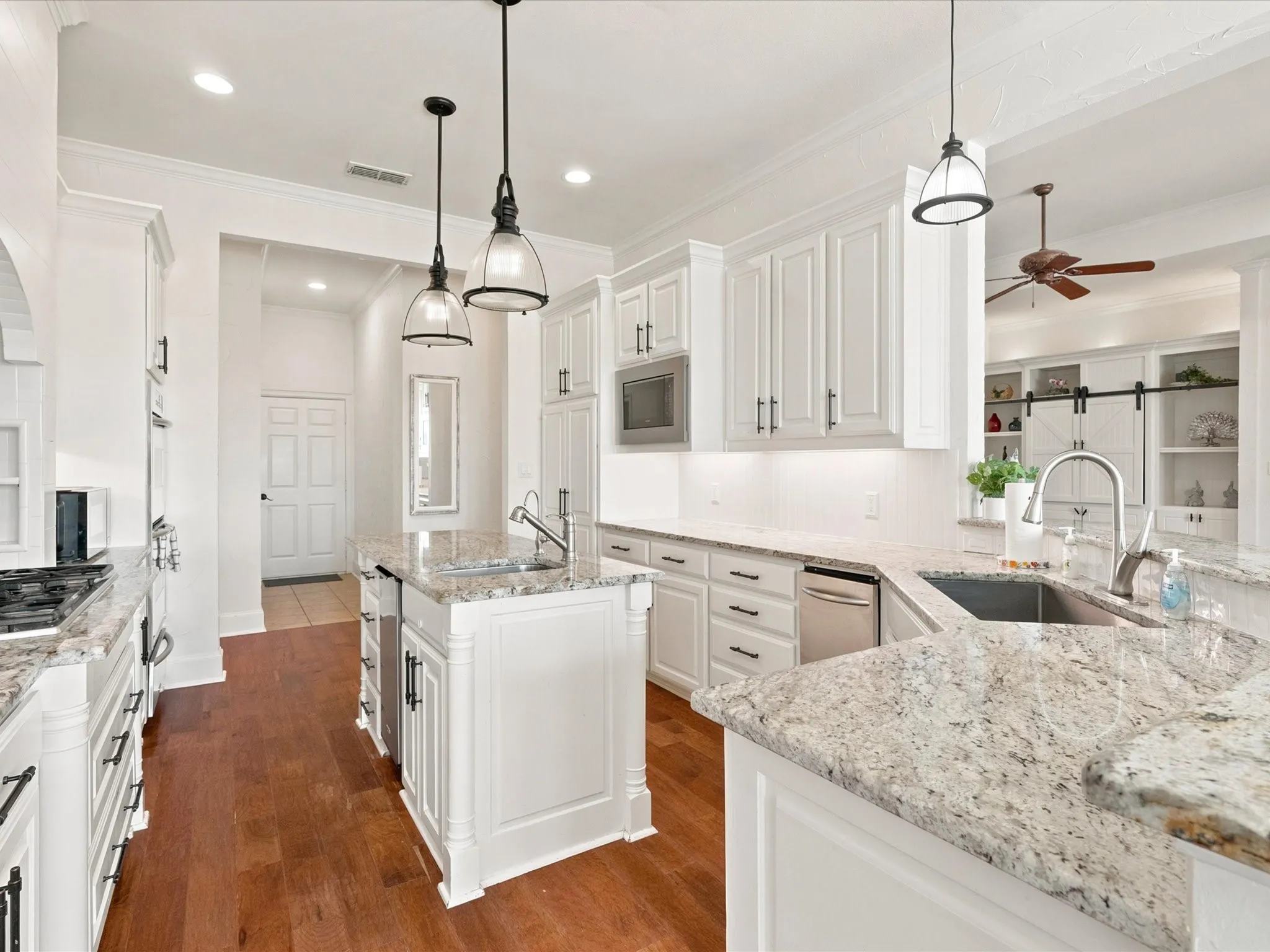 Single Family Residence For Sale in Denton County , 2300 Berend Road, Pilot Point, Texas 76258, 4 Bedroom, 7 Bathroom, 4 Garage spaces, 3,763 Sqft, built in 2004, mls#21258946, Real Estate Agent in Pilot Point, Homes For Sale in Denton county, Homes For Sale in Pilot Point, Realtor in Pilot Point Texas, Real Estate Brokerage Independent Realty Texas, Luminita Cordes Realtor