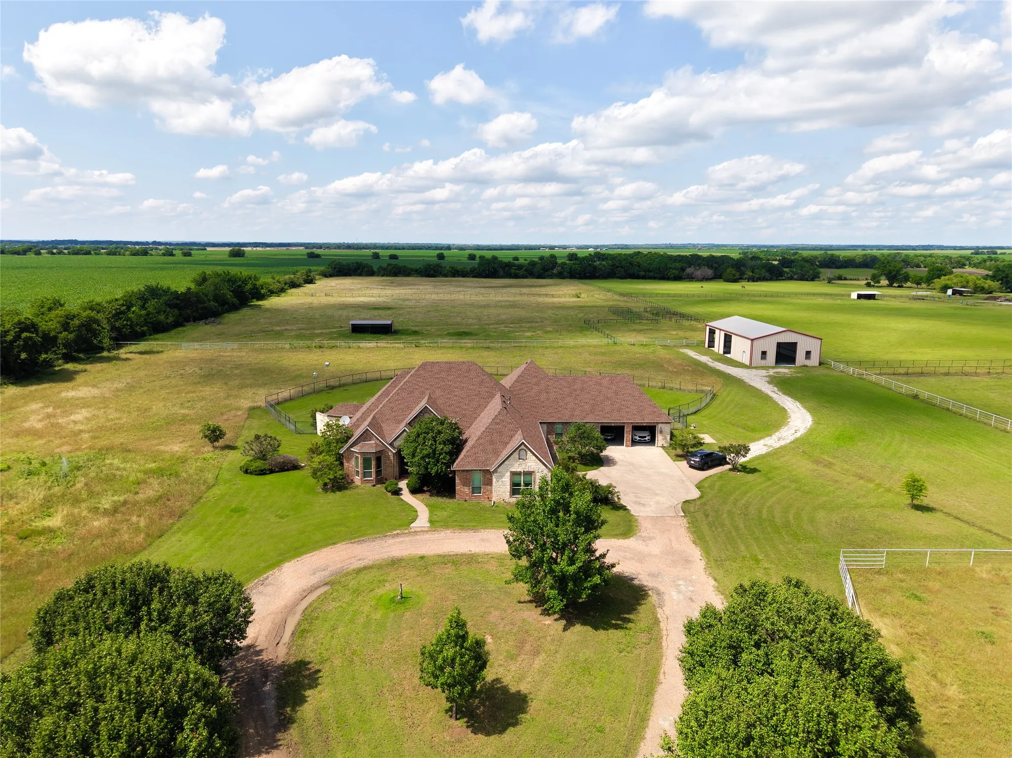 Single Family Residence For Sale in Denton County , 2300 Berend Road, Pilot Point, Texas 76258, 4 Bedroom, 7 Bathroom, 4 Garage spaces, 3,763 Sqft, built in 2004, mls#21258946, Real Estate Agent in Pilot Point, Homes For Sale in Denton county, Homes For Sale in Pilot Point, Realtor in Pilot Point Texas, Real Estate Brokerage Independent Realty Texas, Luminita Cordes Realtor