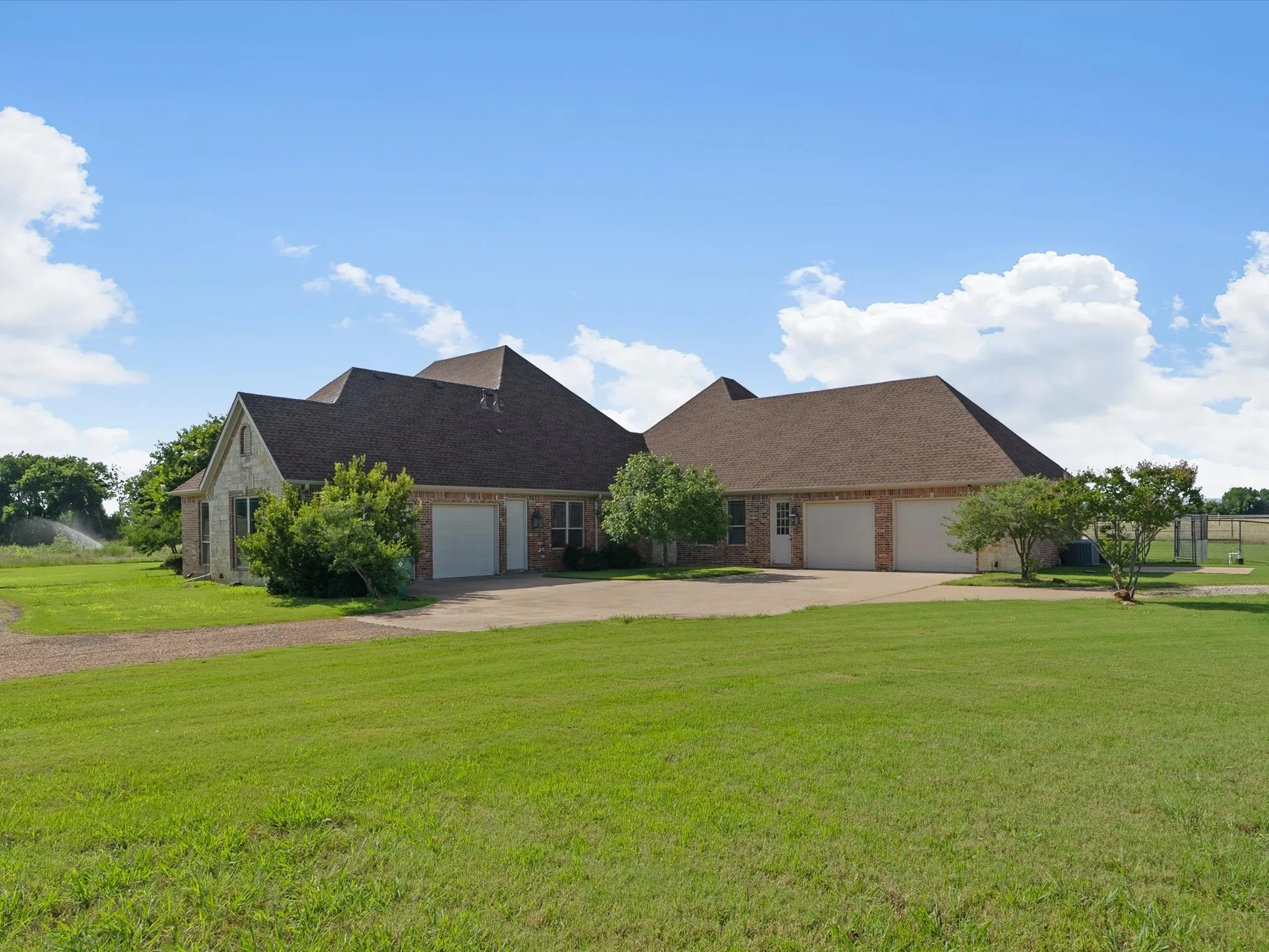 Single Family Residence For Sale in Denton County , 2300 Berend Road, Pilot Point, Texas 76258, 4 Bedroom, 7 Bathroom, 4 Garage spaces, 3,763 Sqft, built in 2004, mls#21258946, Real Estate Agent in Pilot Point, Homes For Sale in Denton county, Homes For Sale in Pilot Point, Realtor in Pilot Point Texas, Real Estate Brokerage Independent Realty Texas, Luminita Cordes Realtor