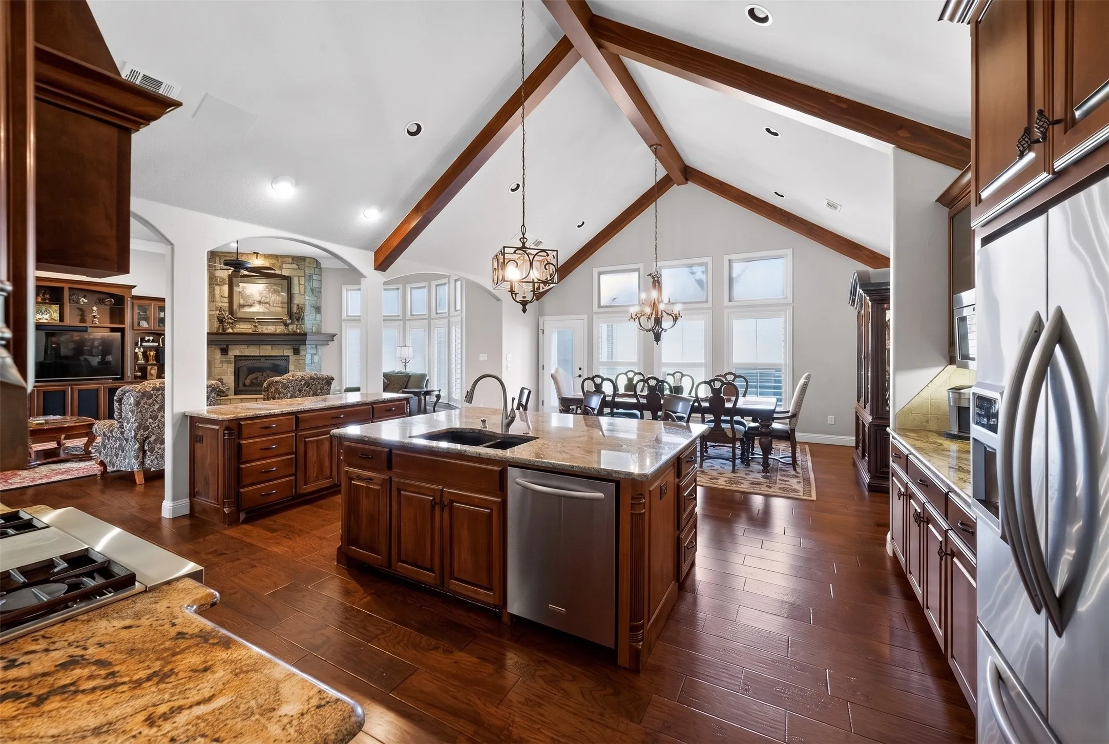 Single Family Residence For Sale in Grayson County , 128 Whispering Winds Drive, Gunter, Texas 75058, 4 Bedroom, 4 Bathroom, 3 Garage spaces, 3,631 Sqft, built in 2015, Price $1,094,900, mls#21239638, Real Estate Agent in Gunter, Homes For Sale in Grayson county, Homes For Sale in Gunter, Realtor in Gunter Texas, Real Estate Brokerage Independent Realty Texas, Luminita Cordes Realtor
