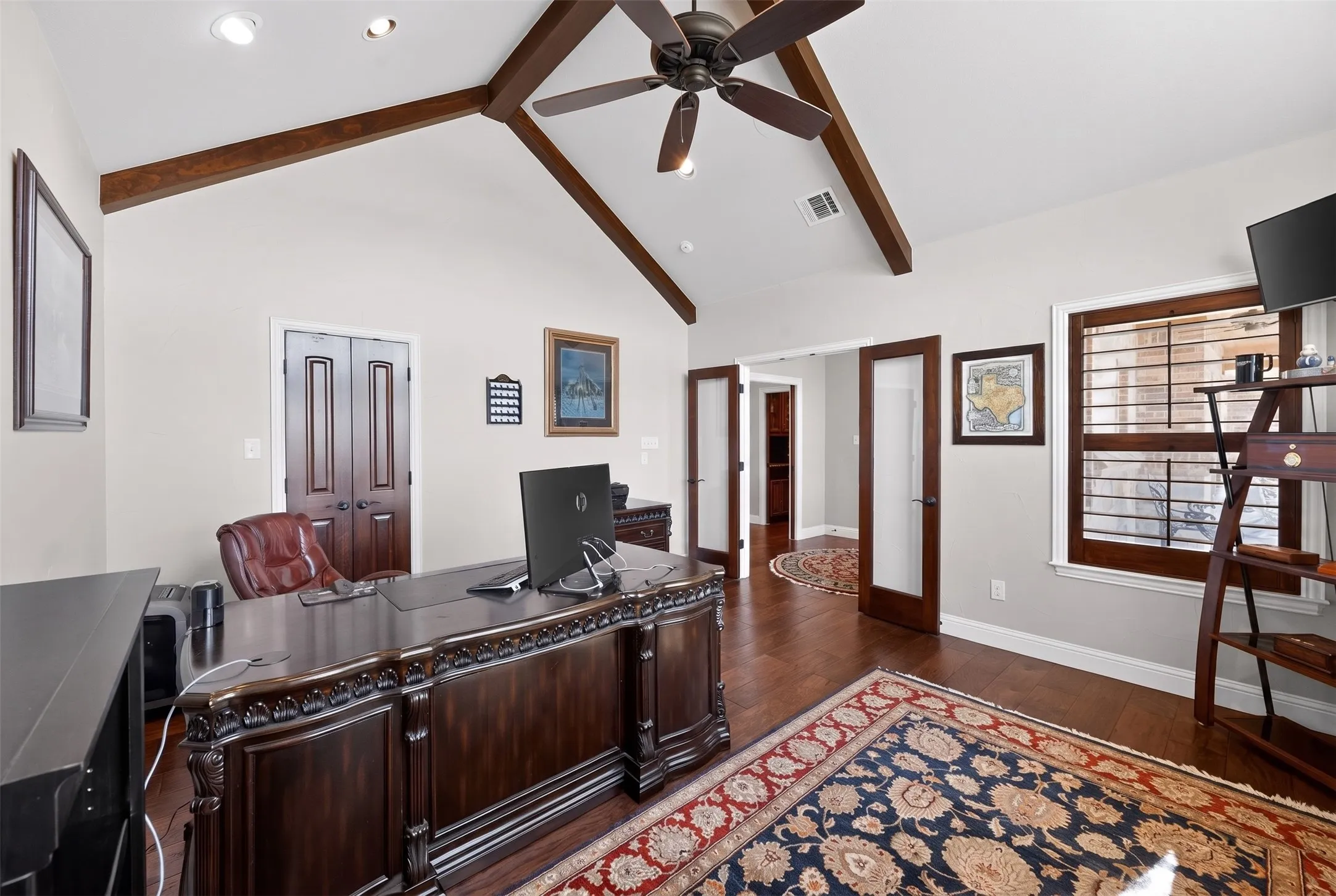 Single Family Residence For Sale in Grayson County , 128 Whispering Winds Drive, Gunter, Texas 75058, 4 Bedroom, 4 Bathroom, 3 Garage spaces, 3,631 Sqft, built in 2015, Price $1,094,900, mls#21239638, Real Estate Agent in Gunter, Homes For Sale in Grayson county, Homes For Sale in Gunter, Realtor in Gunter Texas, Real Estate Brokerage Independent Realty Texas, Luminita Cordes Realtor
